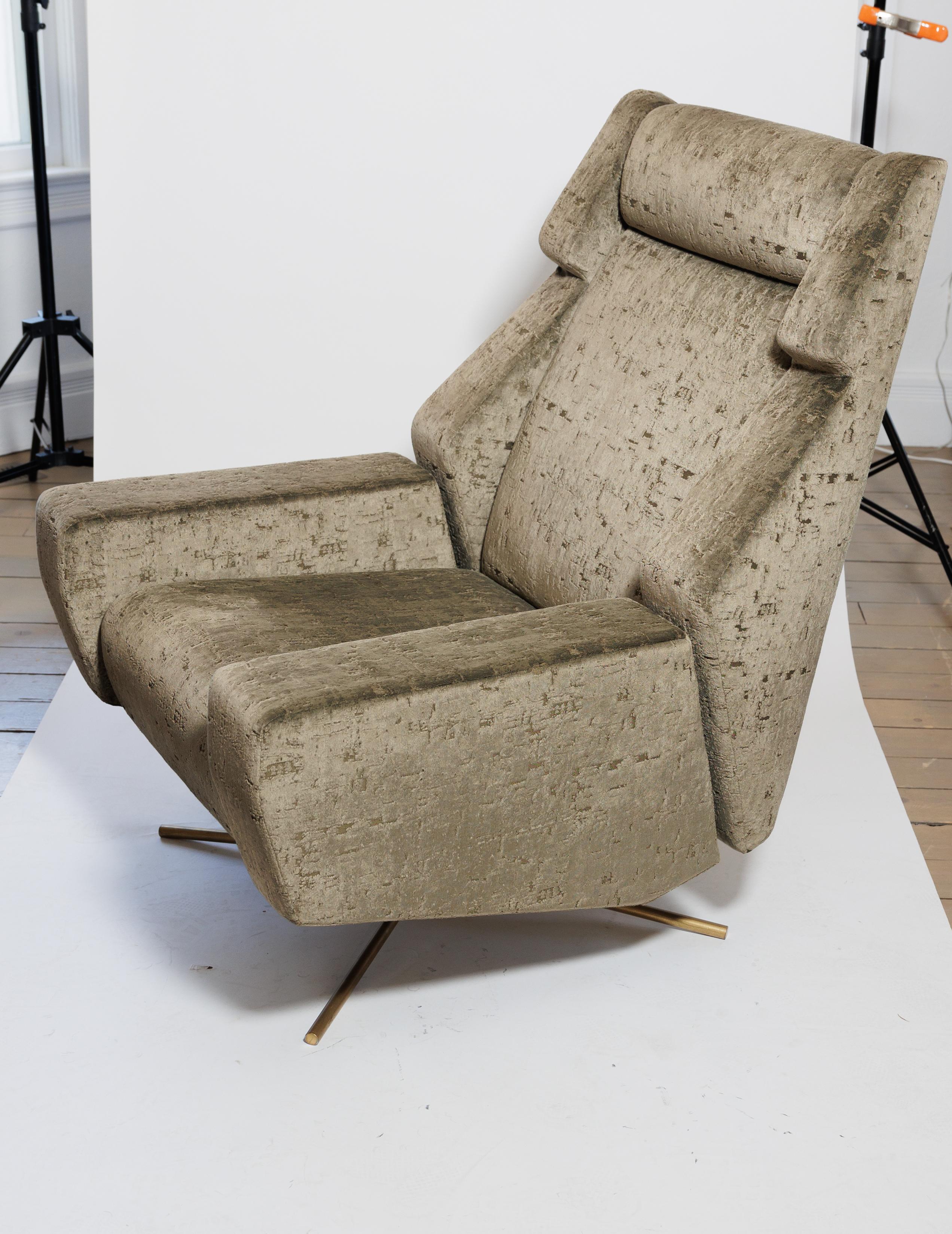 20th Century Pair of Large Scale Upholstered Swivel Chairs with Metal Tubular Base For Sale