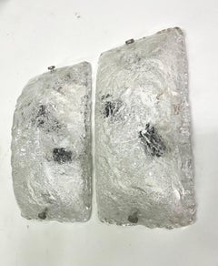 Paar große skandinavische Mid-Century-Eisglas-Wandleuchter aus der Mitte des Jahrhunderts, Tapio Wirkkala zugeschrieben
