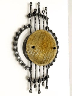 Coppia di grandi sculture da parete in ferro e vetro, anni '60