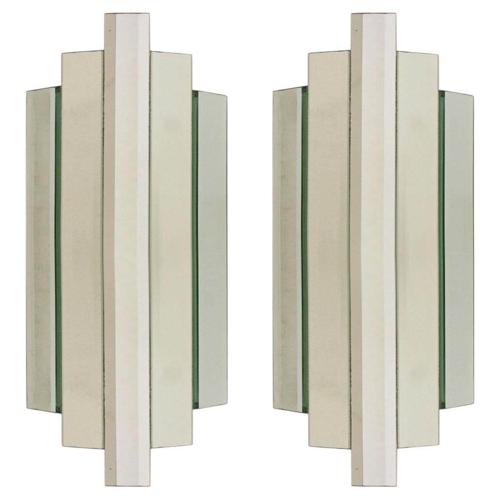 Zwei große skulpturale Wandleuchten aus Spiegelglas, 1960er Jahre im Angebot