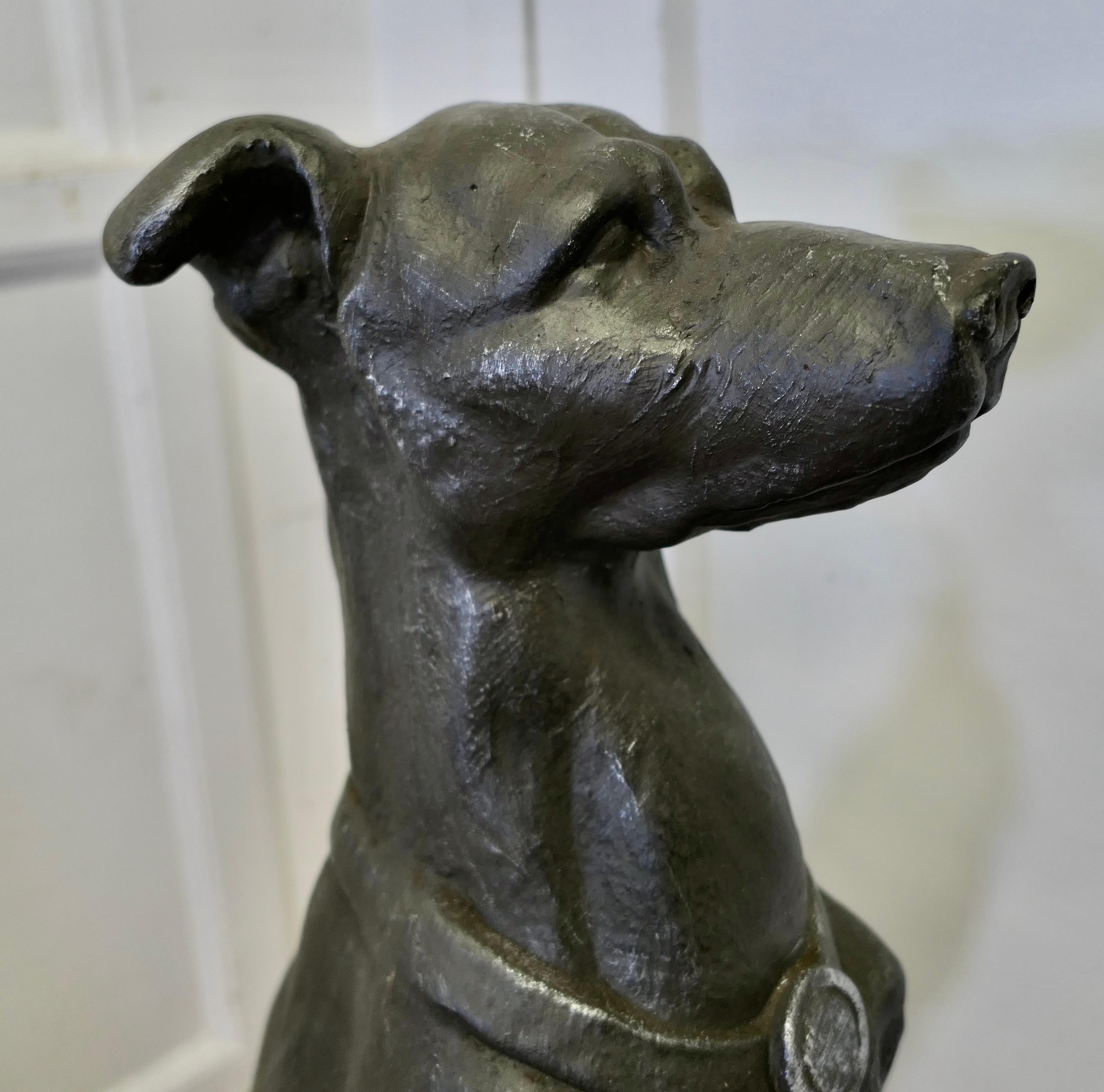 Paar große skulpturale Skulpturen  Greyhound-Hunde im Angebot 2