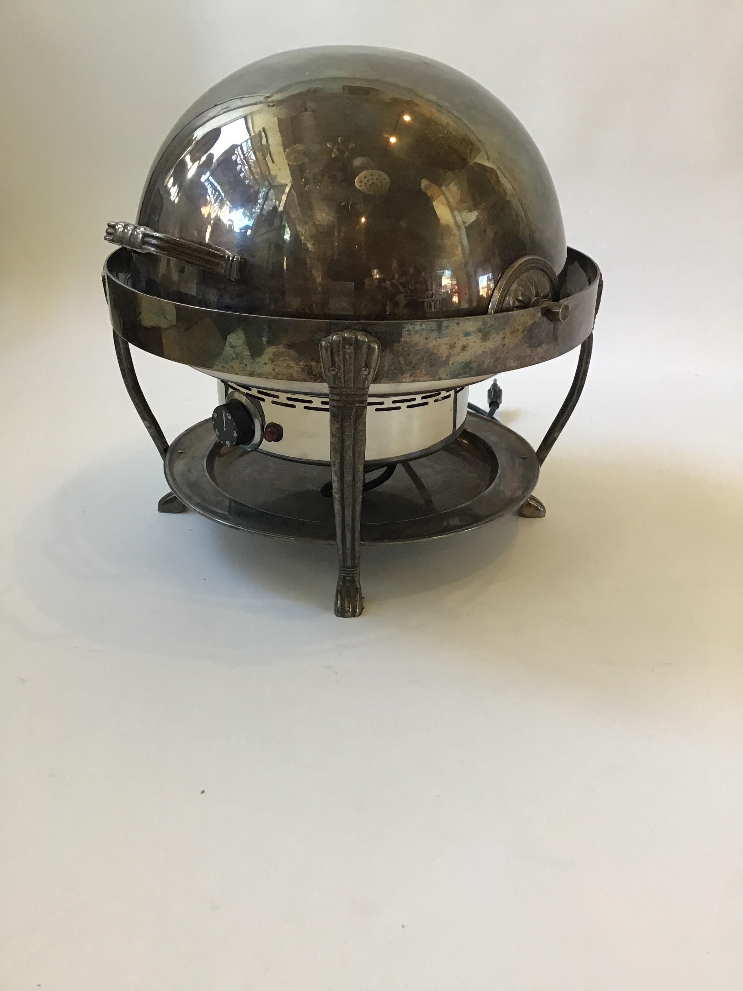 Pareja de grandes fuentes de chafing plateadas en venta 4