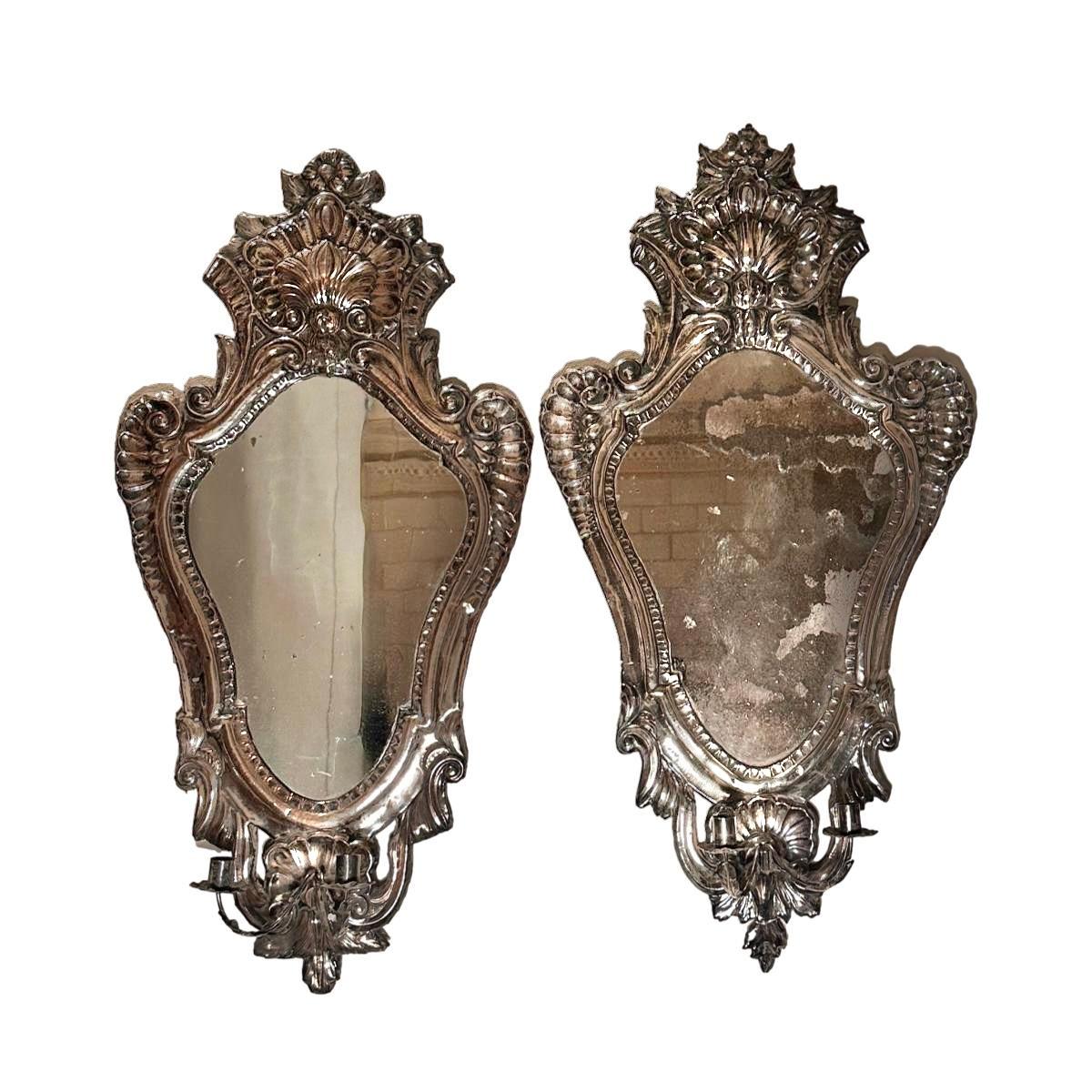 Paire de grandes appliques italiennes plaquées argent en vente 1