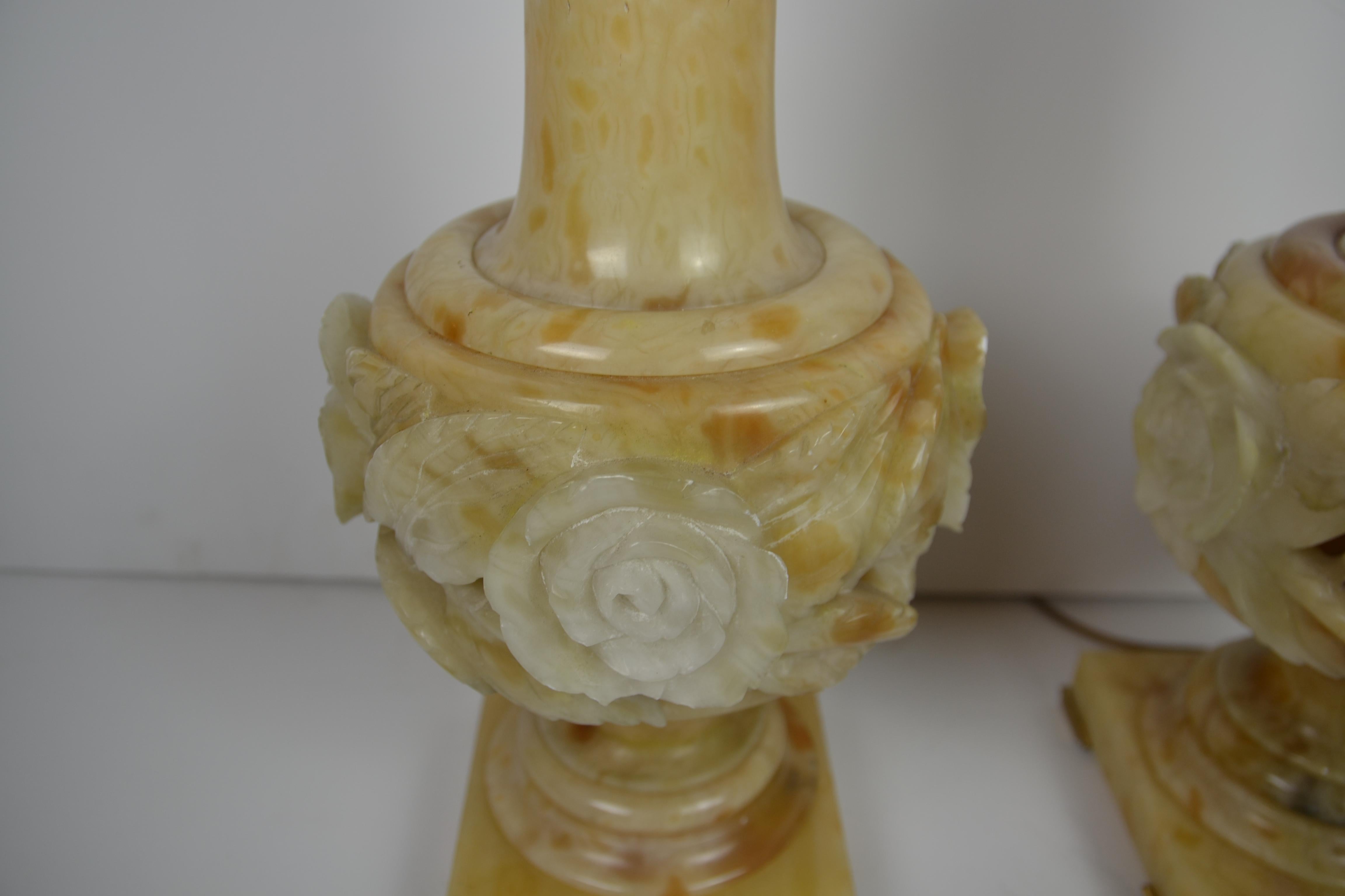 Große Alabaster-Tischlampen von Marbro, Paar (amerikanisch) im Angebot