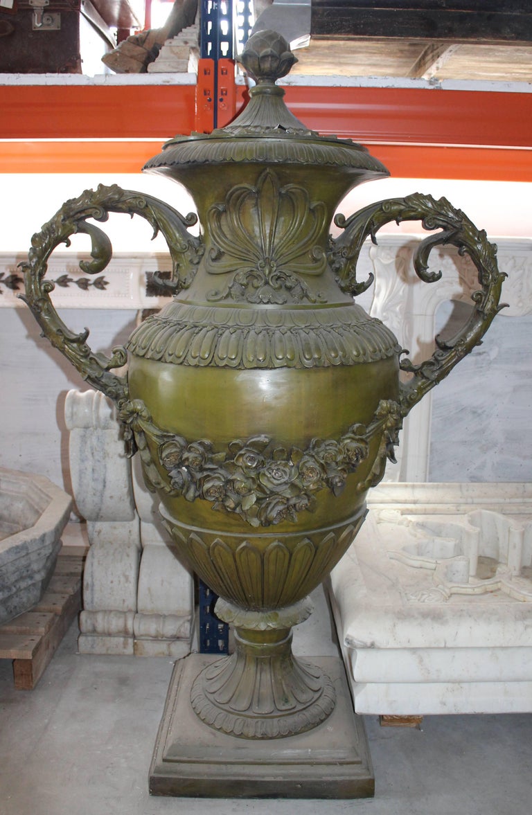 Pair of Large Size Bronze Decorative Urns For Sale at 1stDibs large