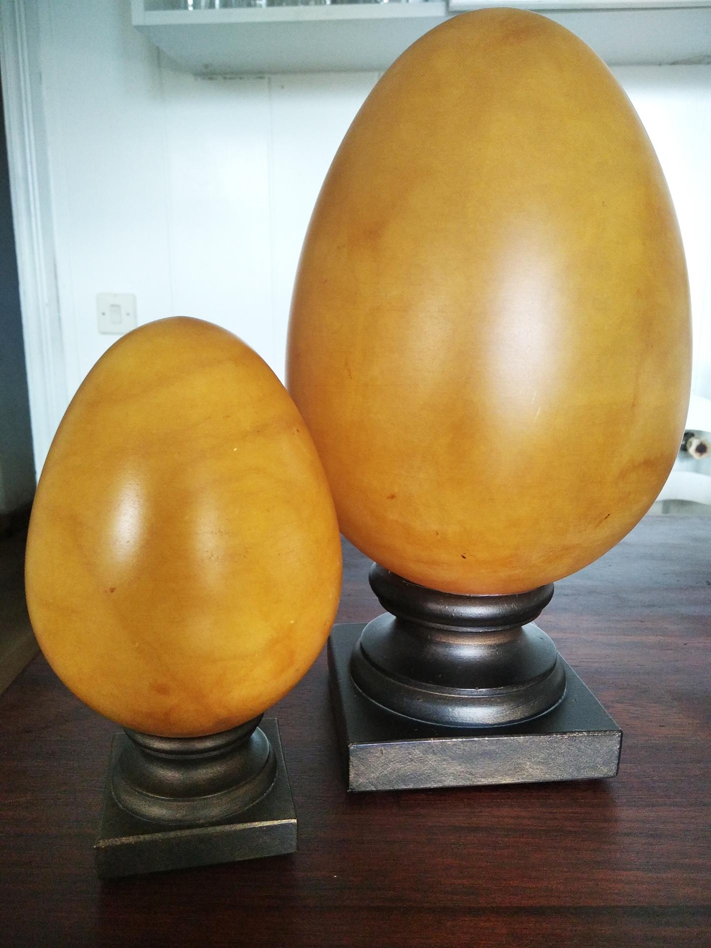 Spanish Pair of Large Size Vanilla Yellow Natural Alabaster Eggs Desk Accessories For Sale
