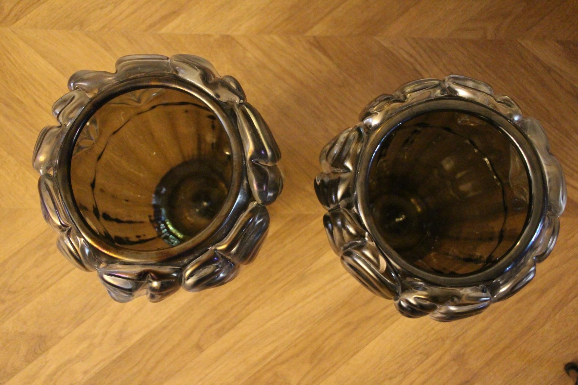 Pair of Large Smoke Color and Iridescent Murano Glass Vases by Costantini For Sale 2