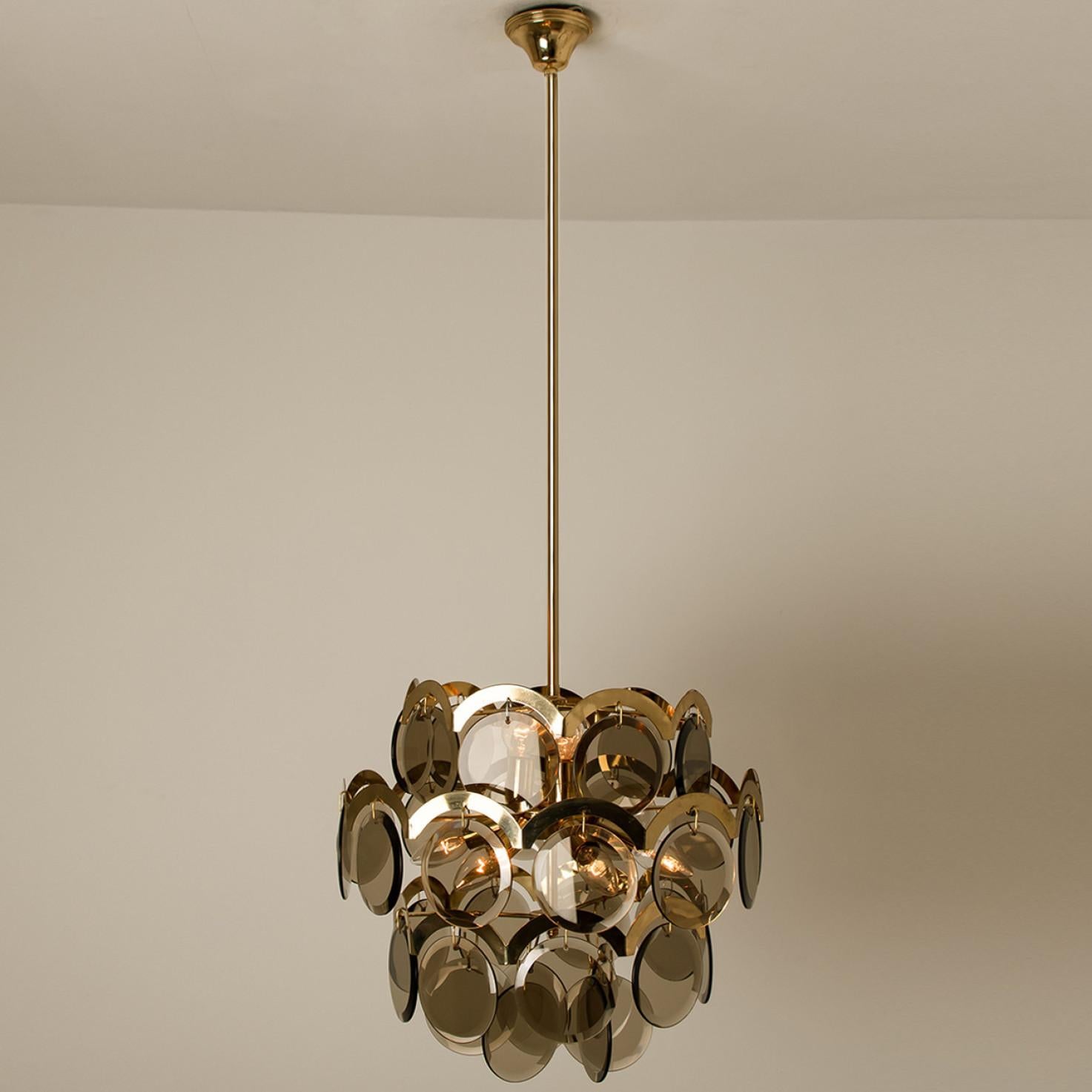 Mid-20th Century Pair of Large Smoked Glass and Brass Chandelier in the Style of Vistosi, Italy For Sale