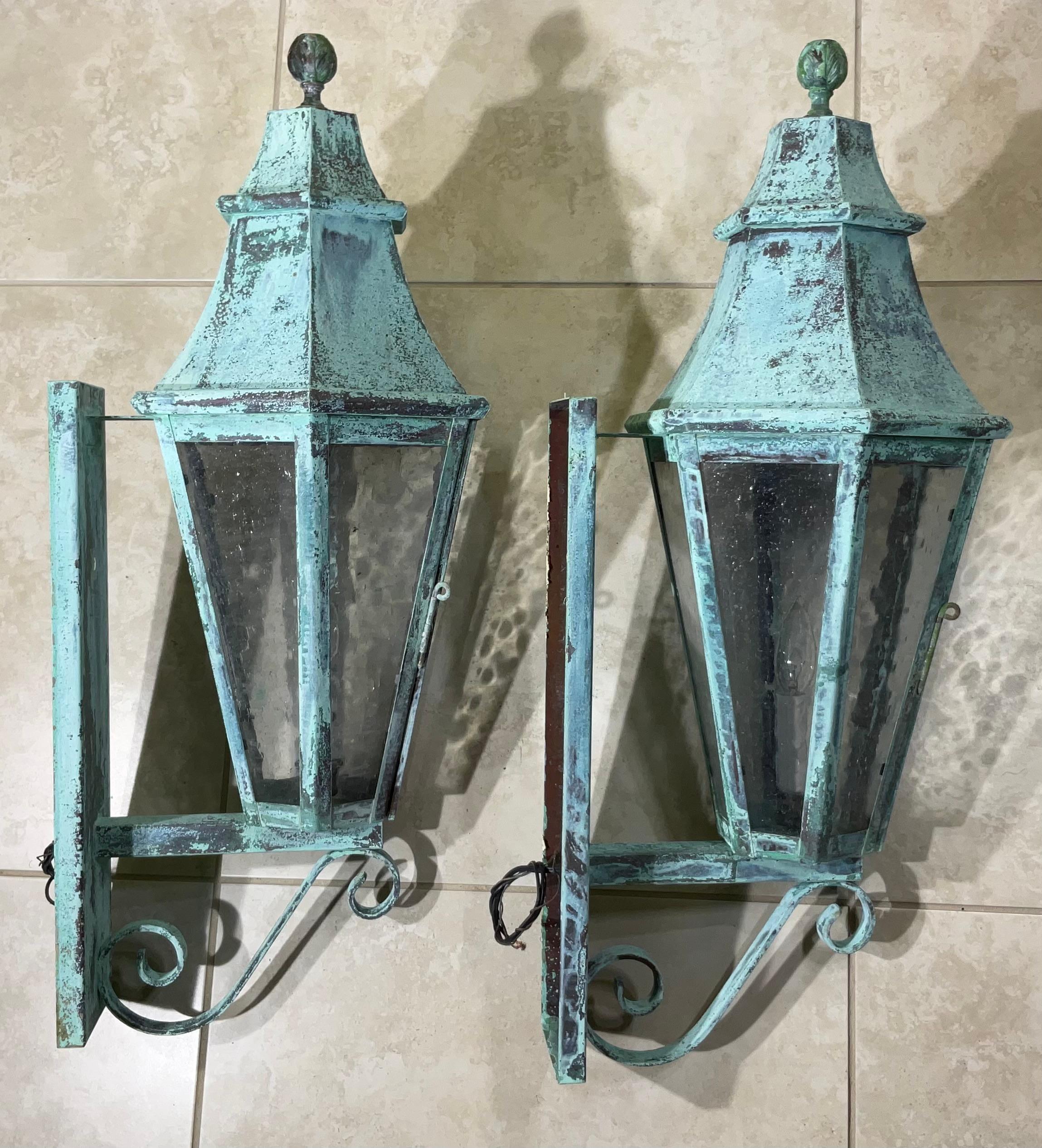 Pair of Large Solid Copper Architectural Wall Lantern In Good Condition For Sale In Delray Beach, FL