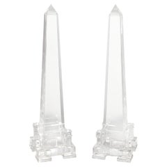 Coppia di grandi obelischi in lucite massiccia, anni '70