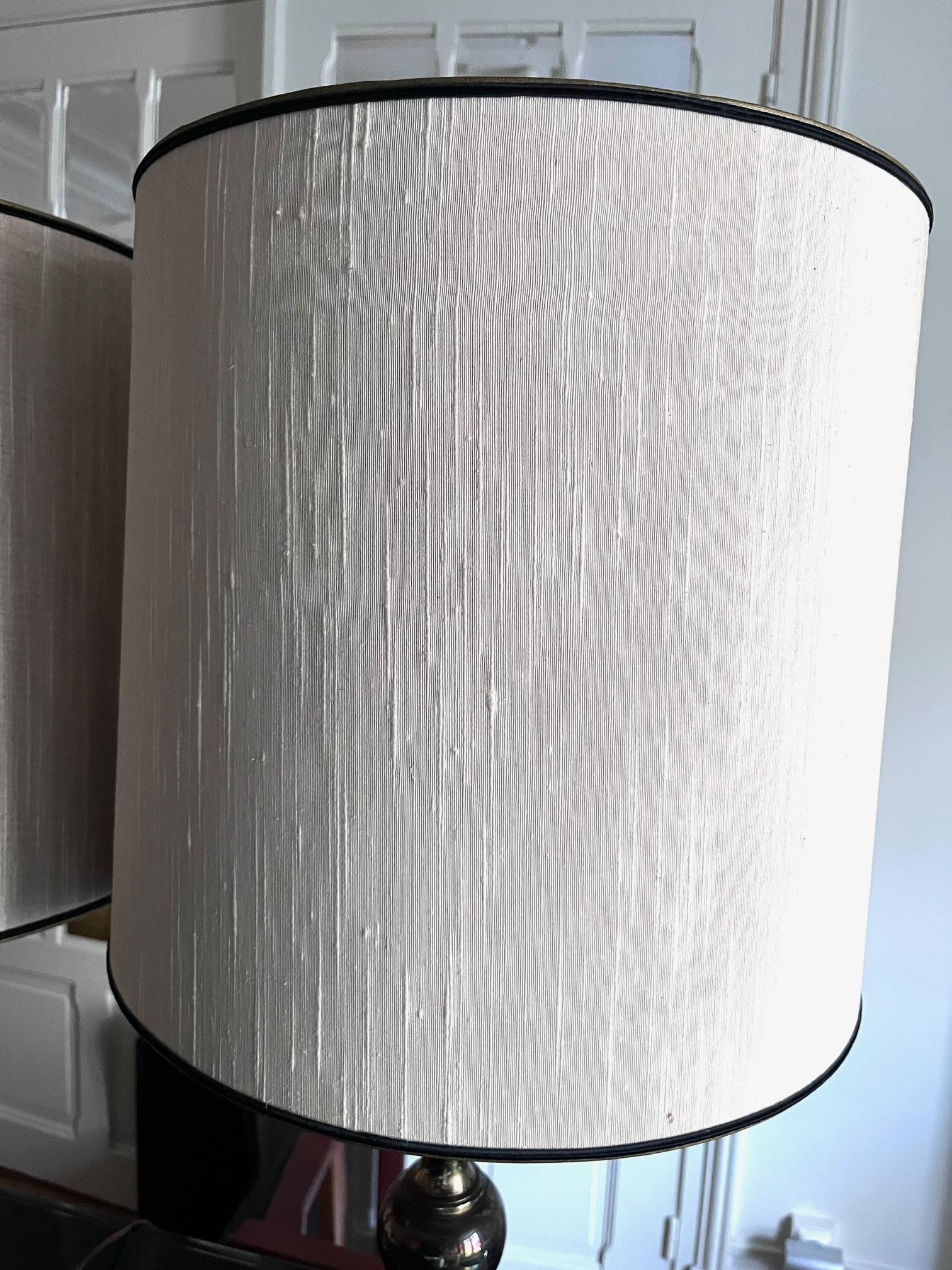 Paire de grandes lampes Stiffel en laiton en vente 4