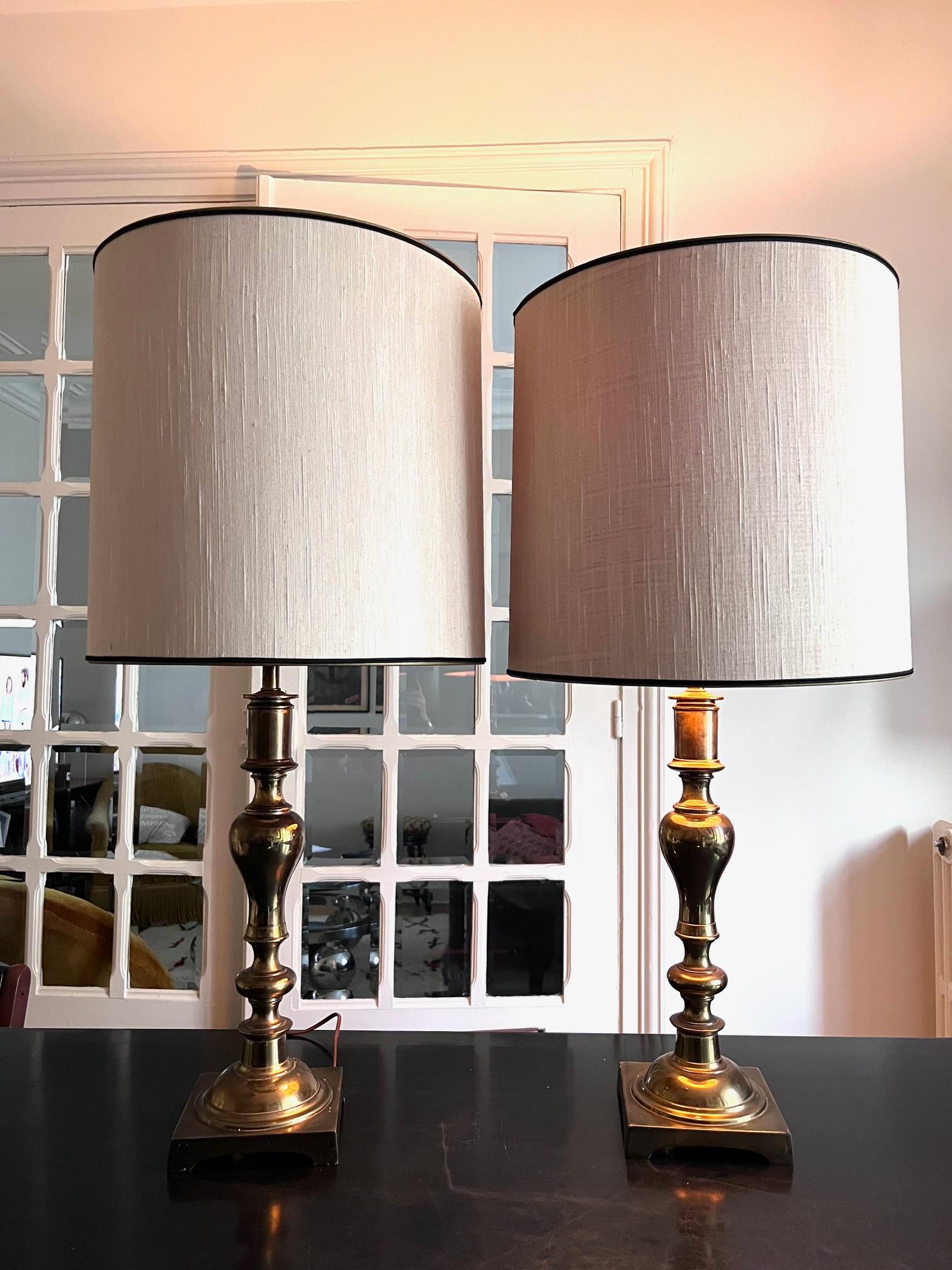 Américain Paire de grandes lampes Stiffel en laiton en vente