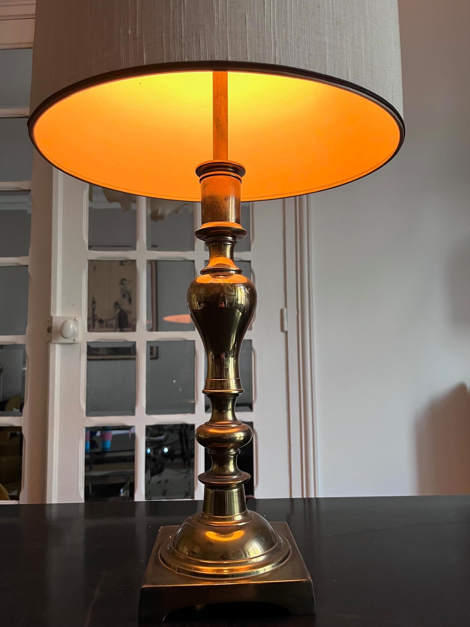 20ième siècle Paire de grandes lampes Stiffel en laiton en vente