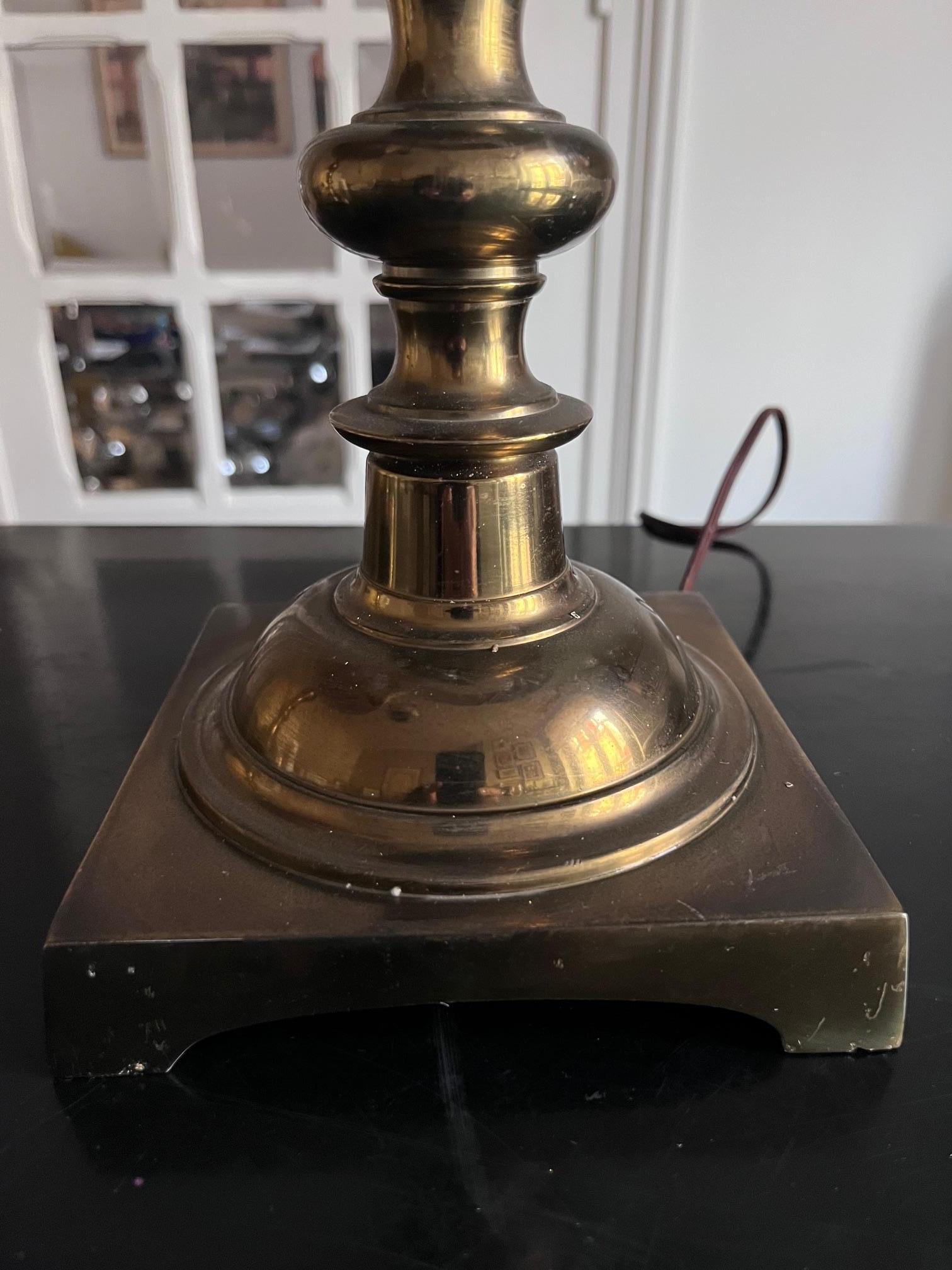 Paire de grandes lampes Stiffel en laiton en vente 1