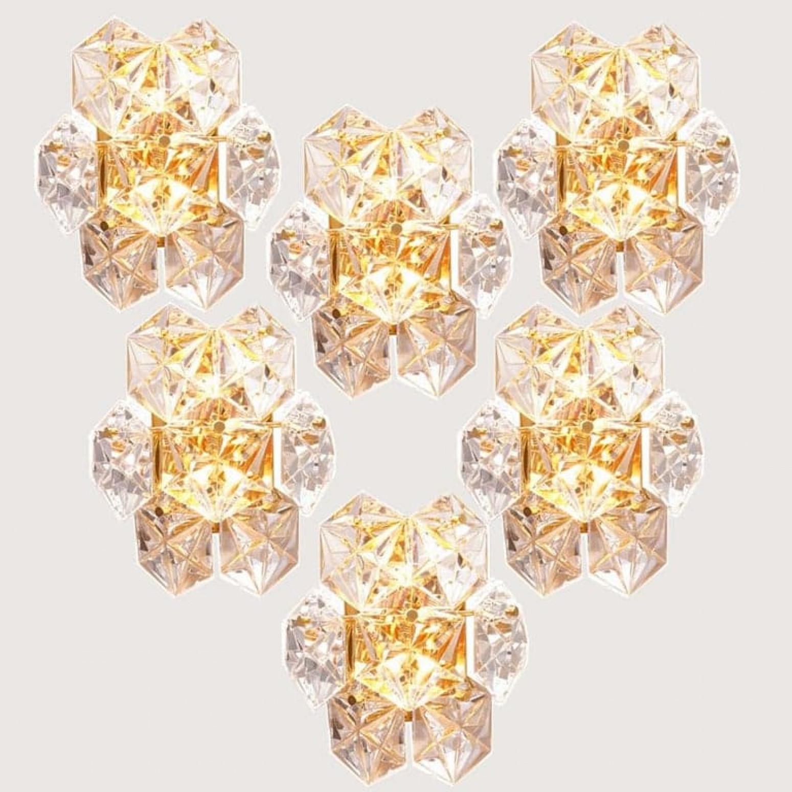Pair of Large Stunning Faceted Crystal Five-Tier Chandeliers Kinkeldey, 1970 im Angebot 2