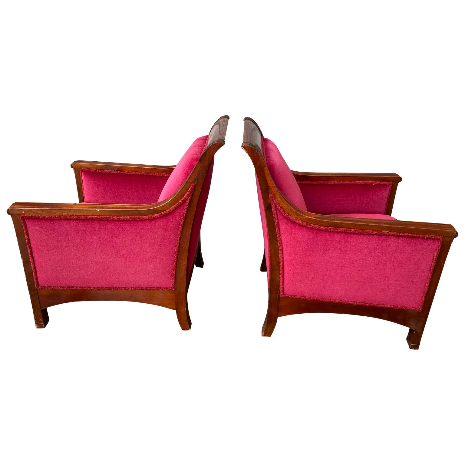 Pair of large Jugend armchairs in red velvet fabric and lacquered mahogany.
Sweden, circa 1910.