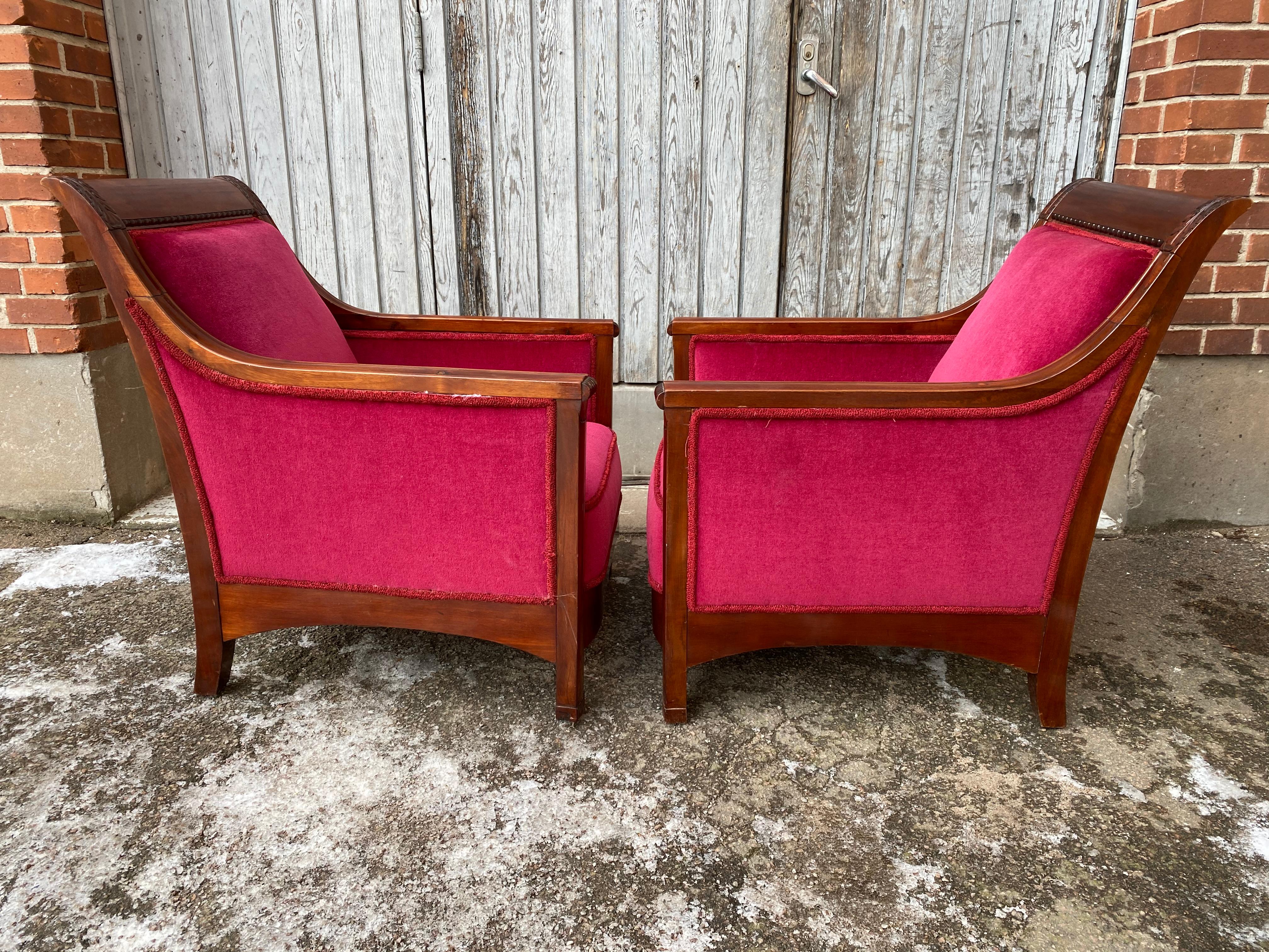 Early 20th Century Pair of Large Swedish Jugend Mahogany Armchairs in Red Velvet Fabric