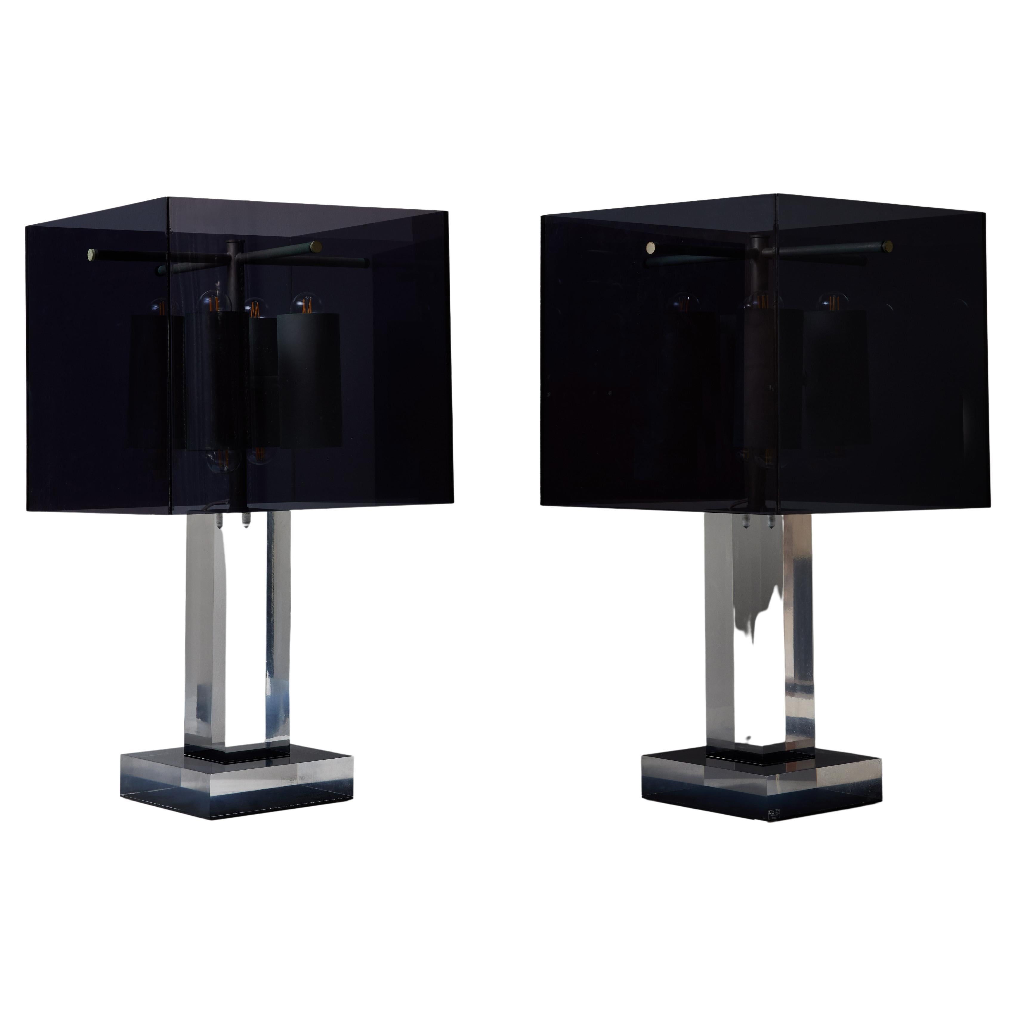 Pair of Large Table Lamp in Clear and Dark Grey Lucite For Sale