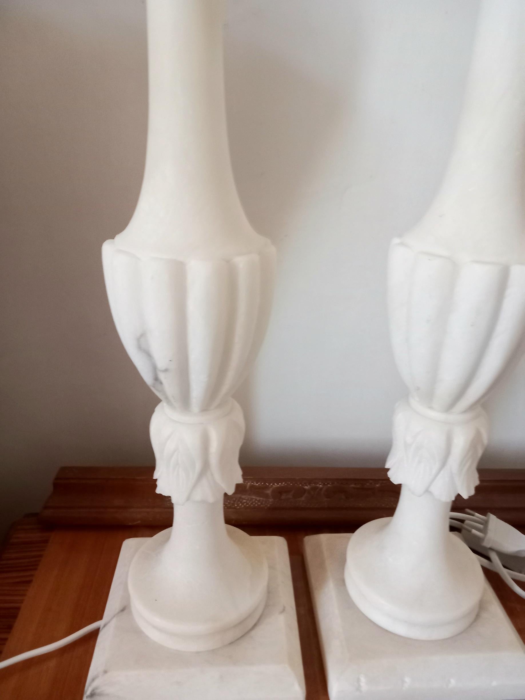  Très grandes lampes de table en albâtre ou en marbre  Couleur blanche 57 cm (sans écrans) en vente 11