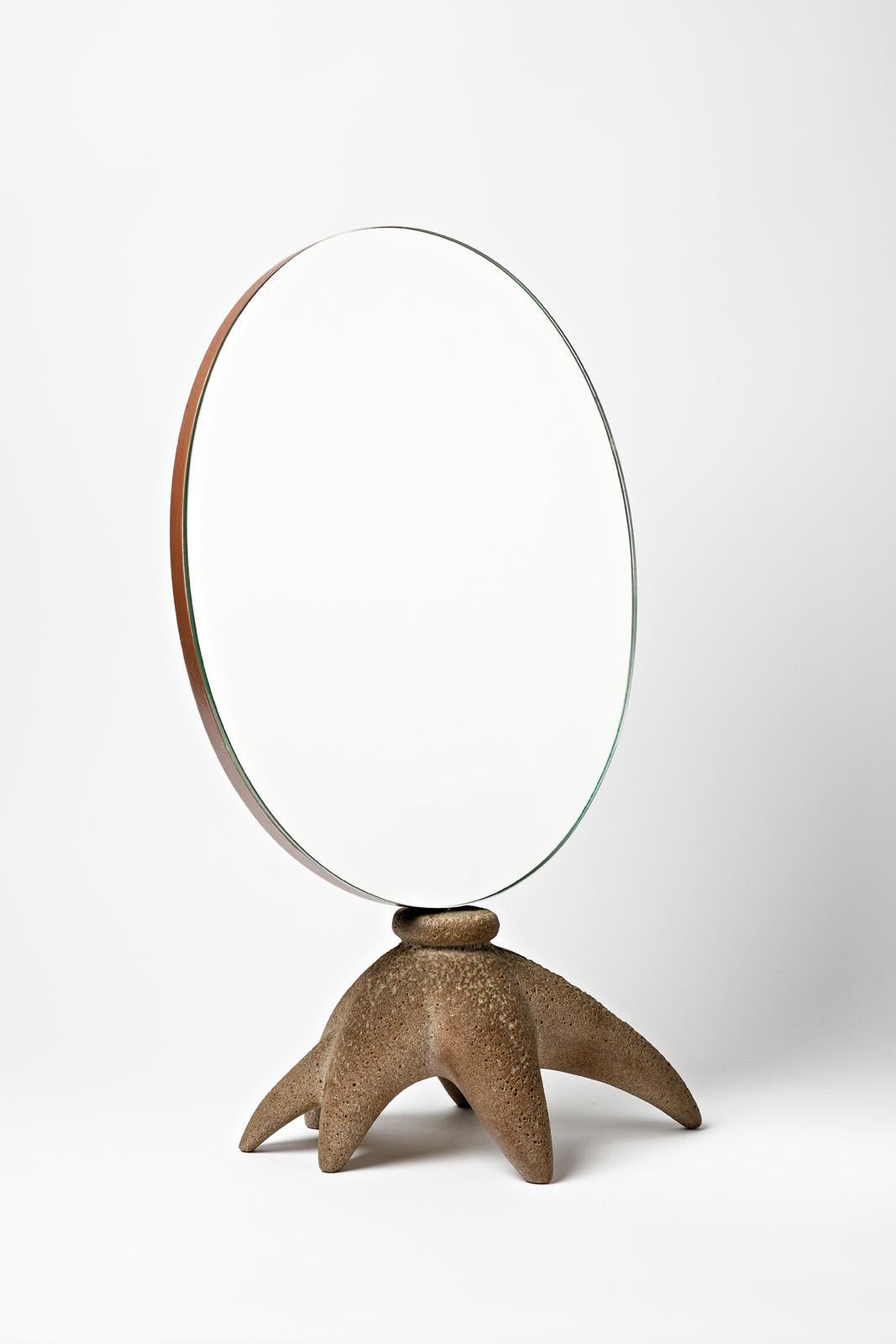 In the style of Garouste et Bonetti

Pair of large table mirrors realised circa 1980

Resin mirror base

Original 20th century decoration 

Height 58
Large 35 cm
Depth 20 cm