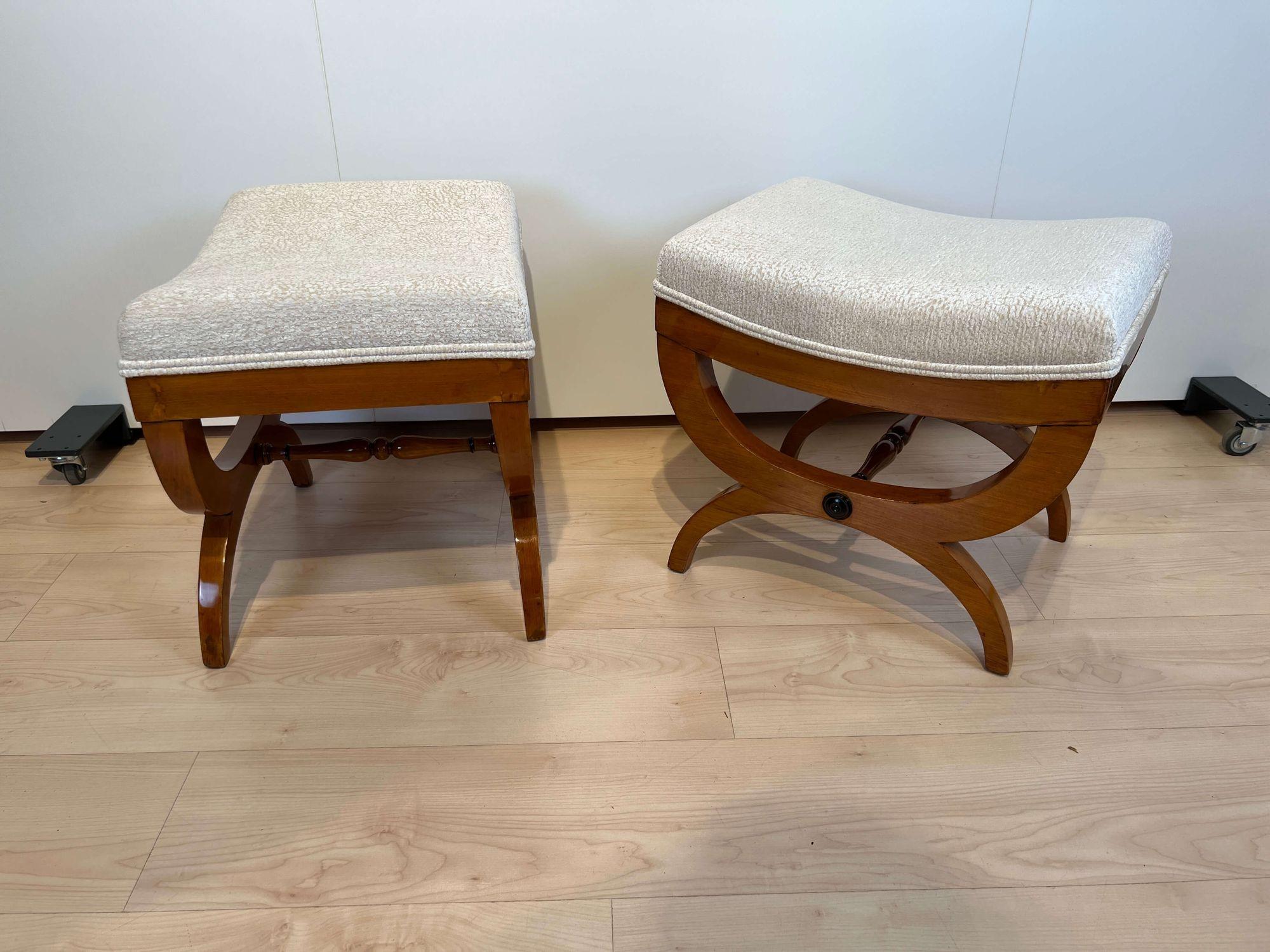 Pair of Large Tabourets, Beech Wood, France, circa 1860 For Sale 10
