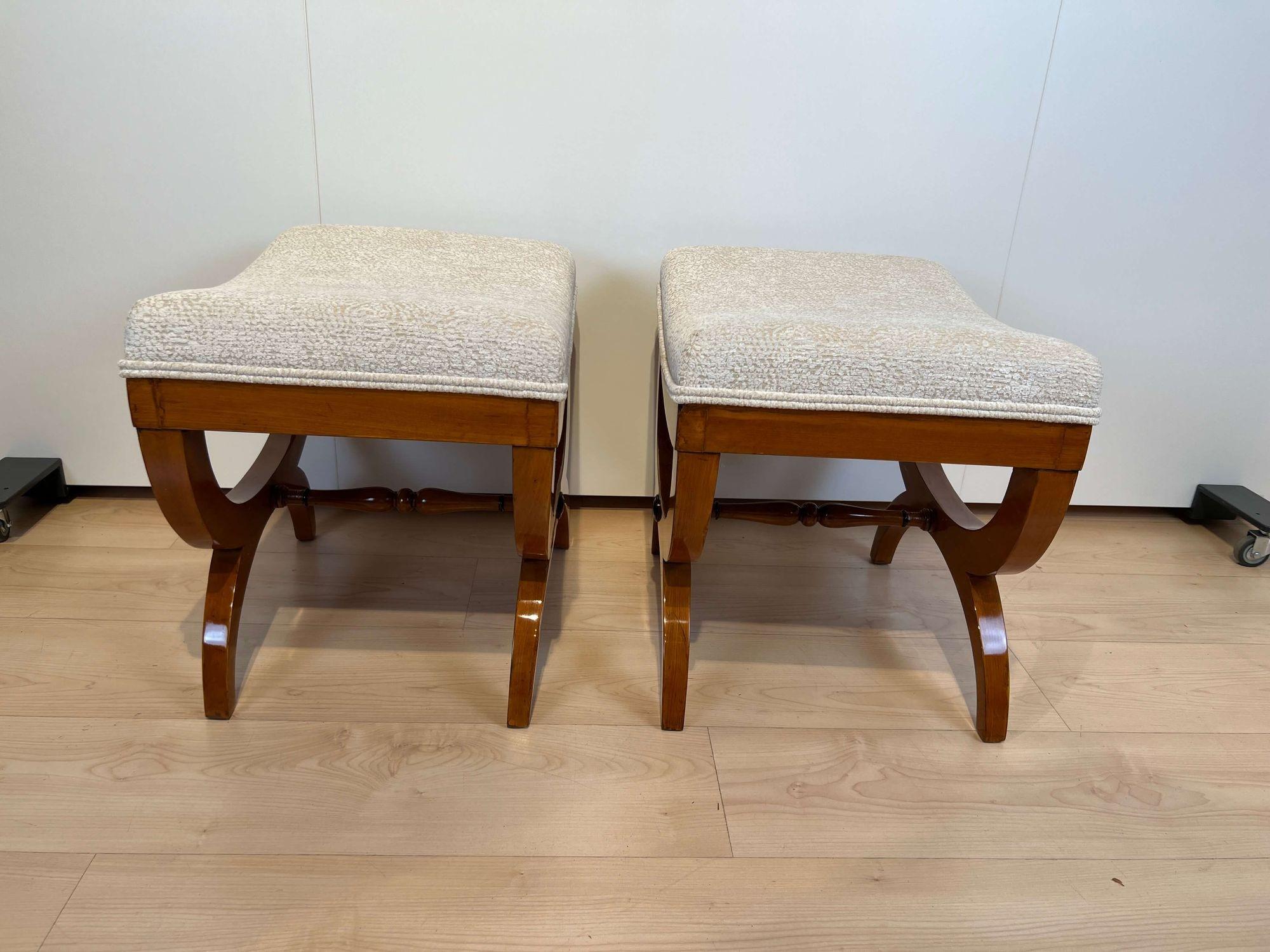 Pair of Large Tabourets, Beech Wood, France, circa 1860 In Good Condition For Sale In Regensburg, DE