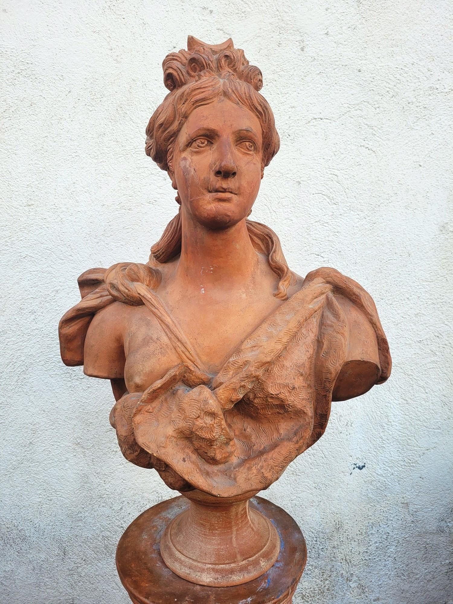 Paire de grands bustes en terre cuite, Apollo et Diane, XVIIIe siècle Bon état - En vente à MARSEILLE, FR