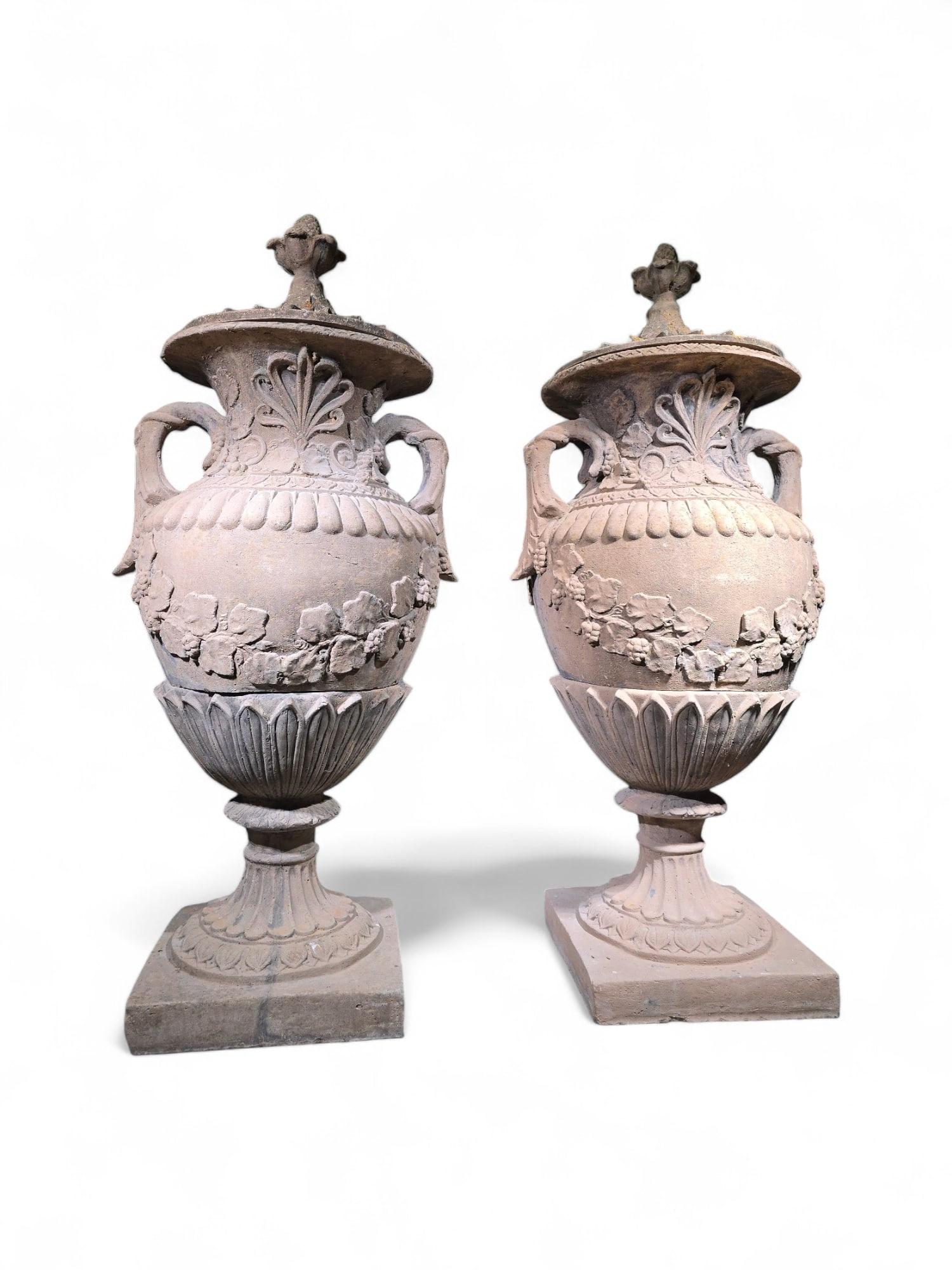 Paire de grands vases en terre cuite - 150 cm de haut, années 1940 5