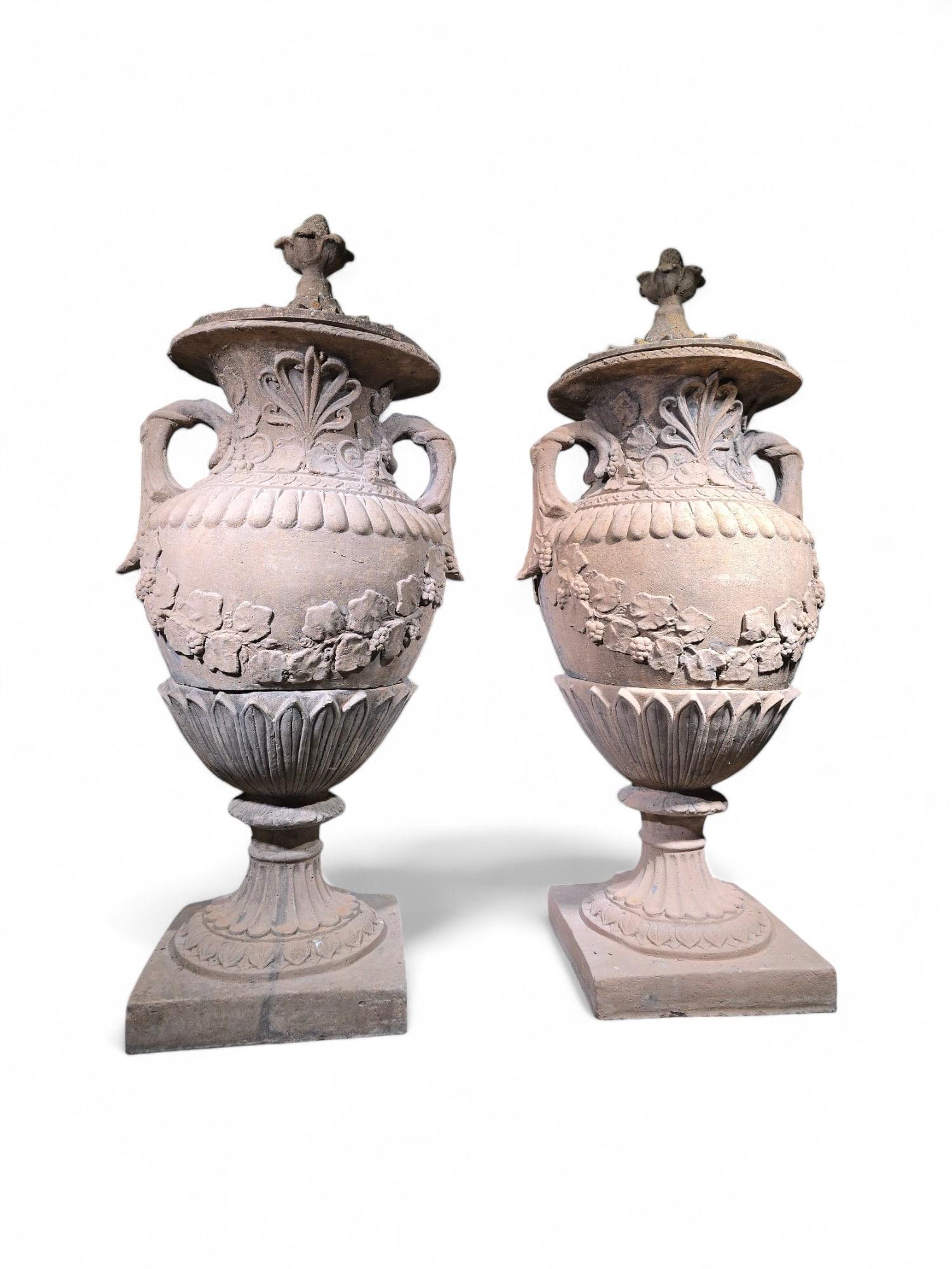 Paire de grands vases en terre cuite - 150 cm de haut, années 1940 6