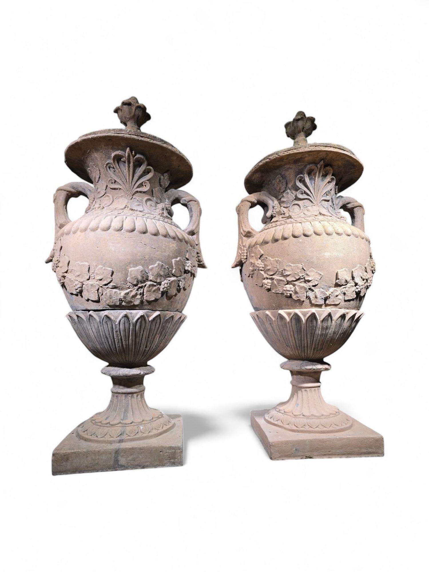 Paire de grands vases en terre cuite - 150 cm de haut, années 1940 7