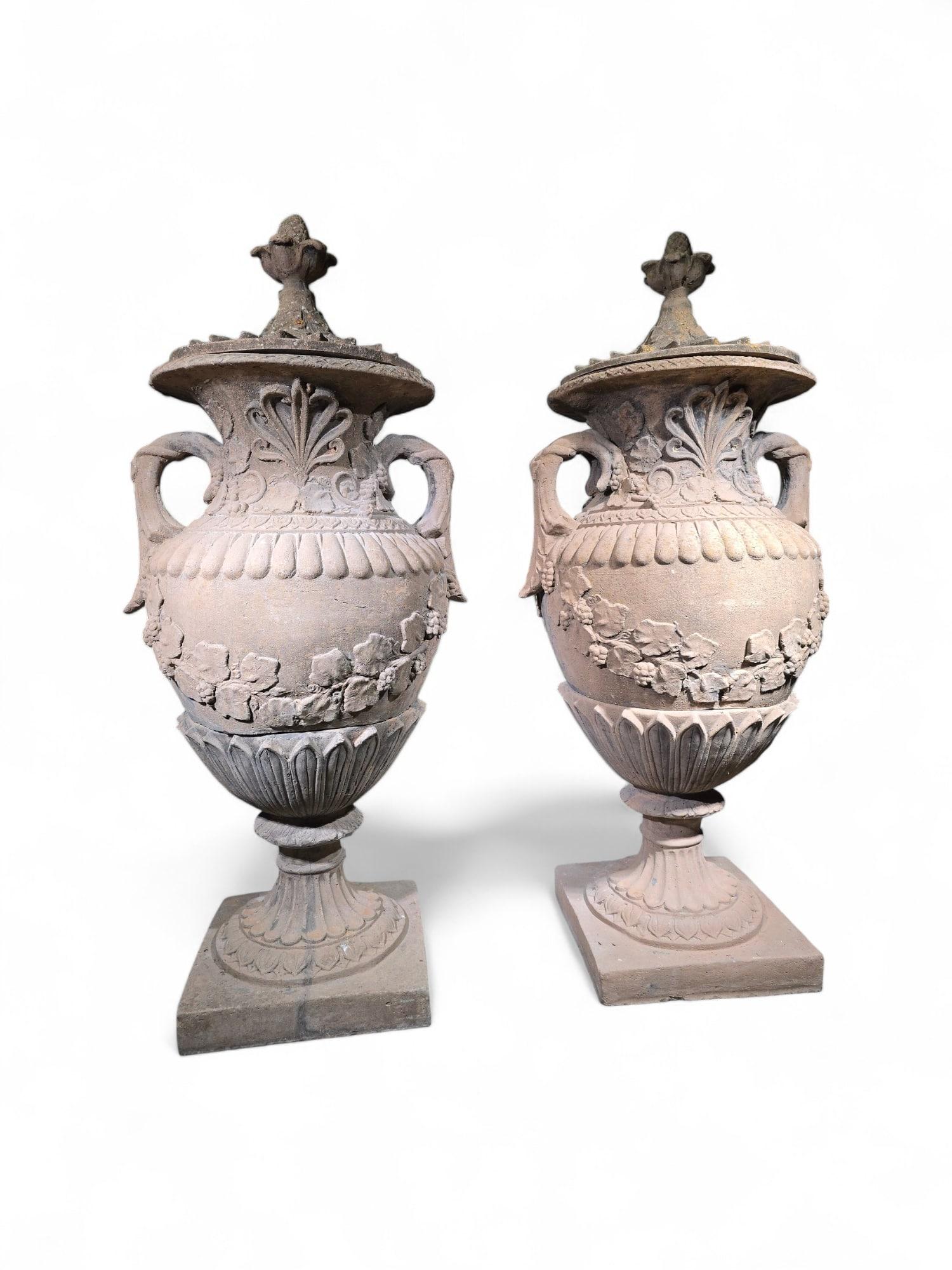 Paire de grands vases en terre cuite - 150 cm de haut, années 1940 8