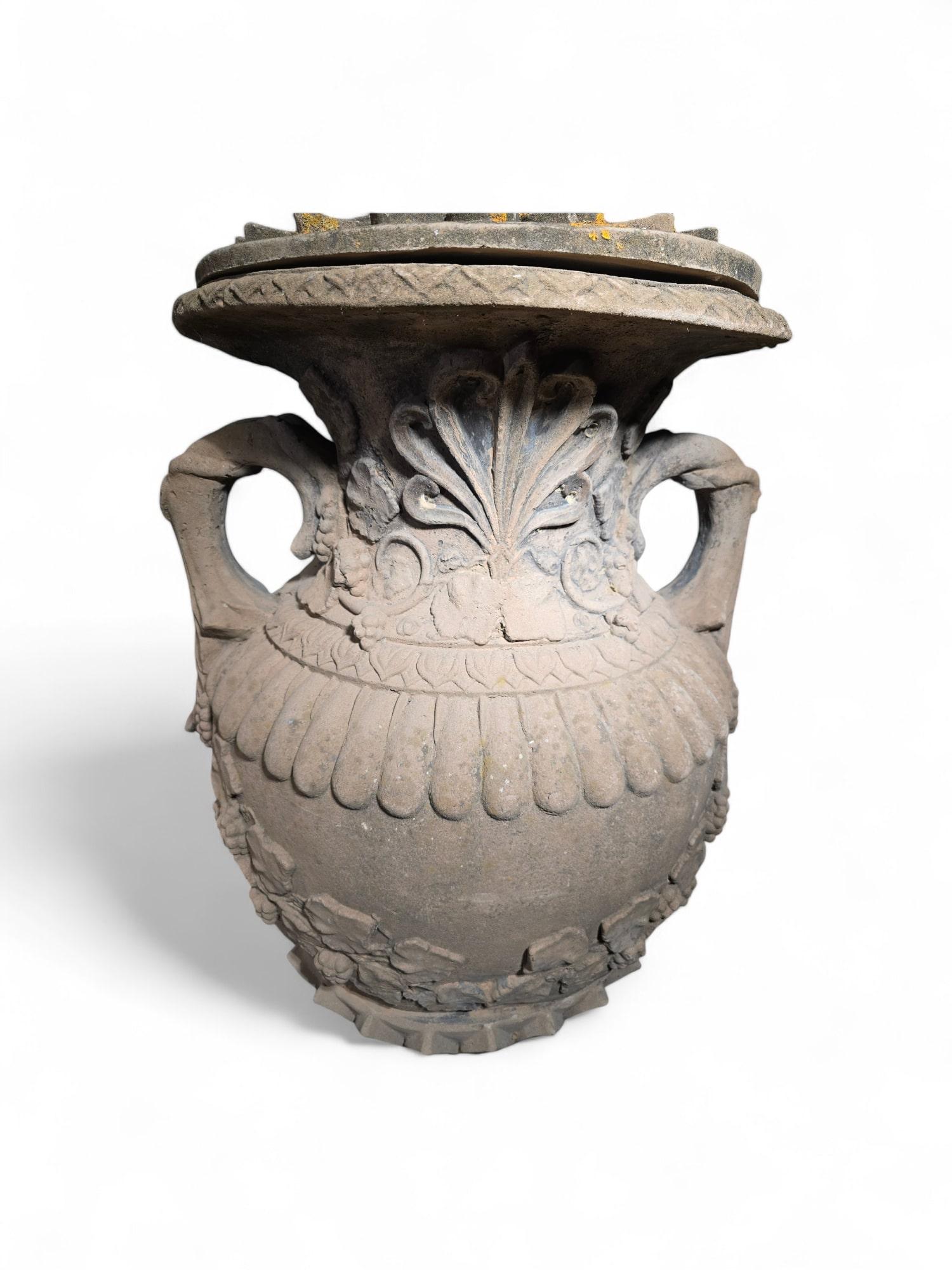 Paire de grands vases en terre cuite - 150 cm de haut, années 1940 Bon état à Madrid, ES