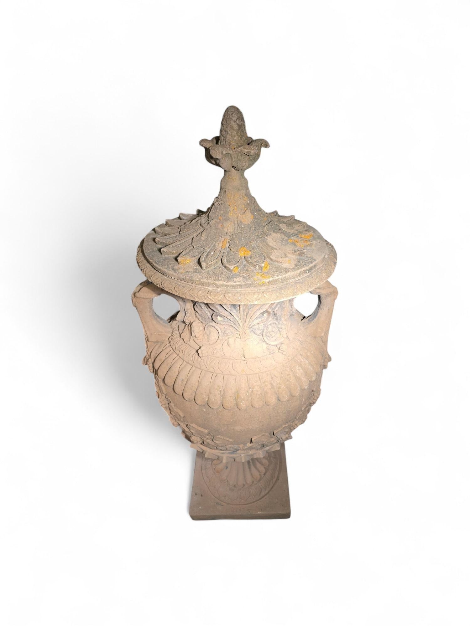 Paire de grands vases en terre cuite - 150 cm de haut, années 1940 1