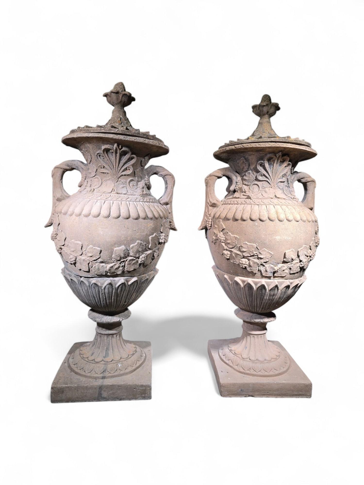 Paire de grands vases en terre cuite - 150 cm de haut, années 1940 3