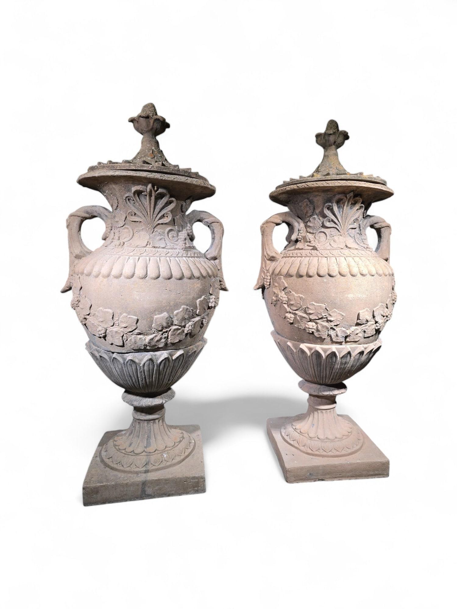 Paire de grands vases en terre cuite - 150 cm de haut, années 1940 4