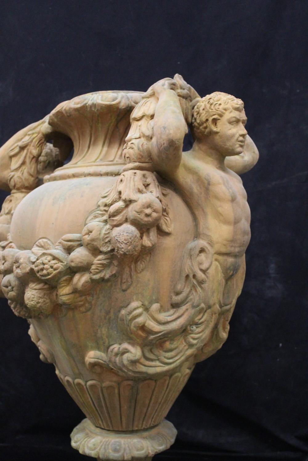 Pair of large terracotta vases For Sale 1