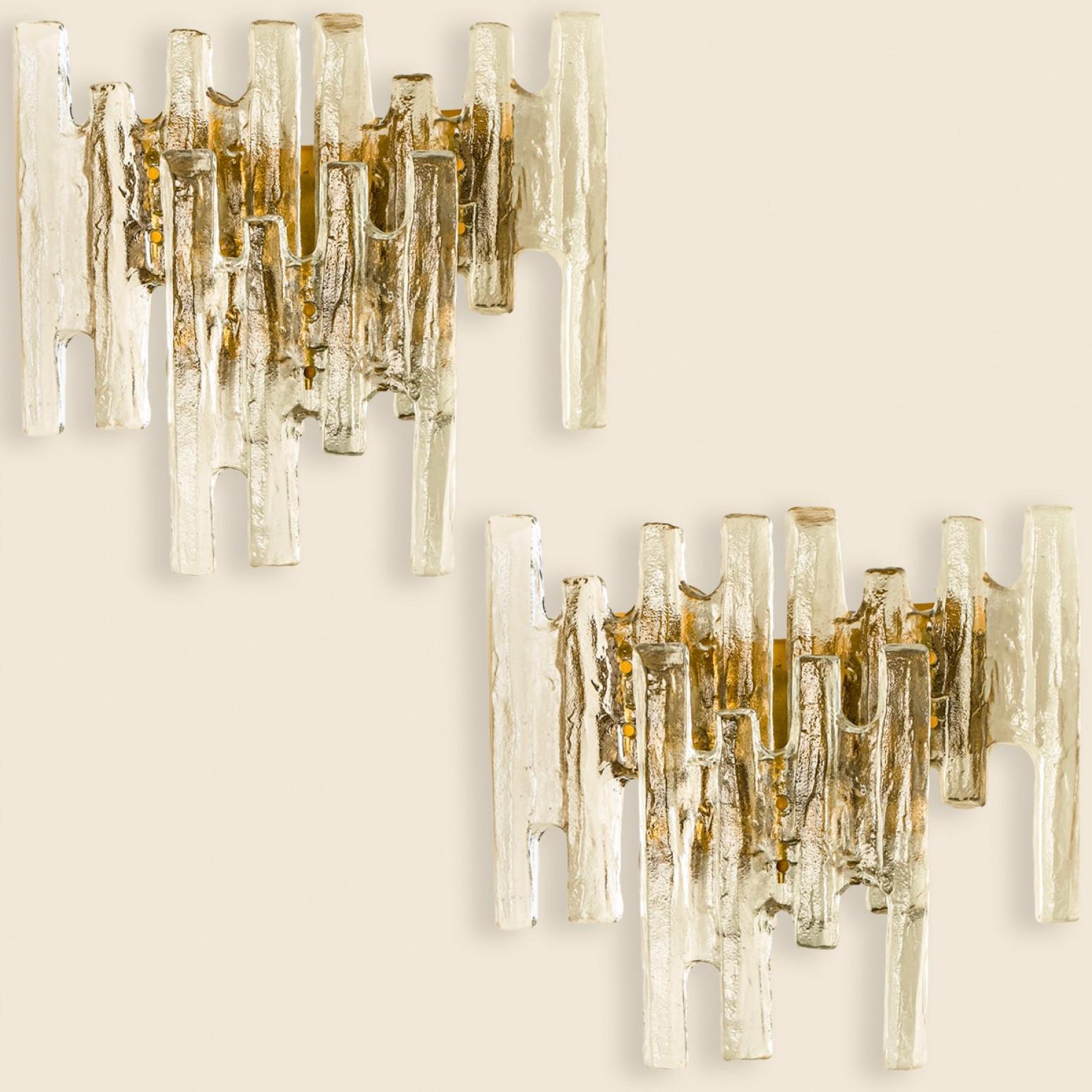 Pair of Large Textured Ice glass Wall Lights by Kalmar, 1960s Otro en venta