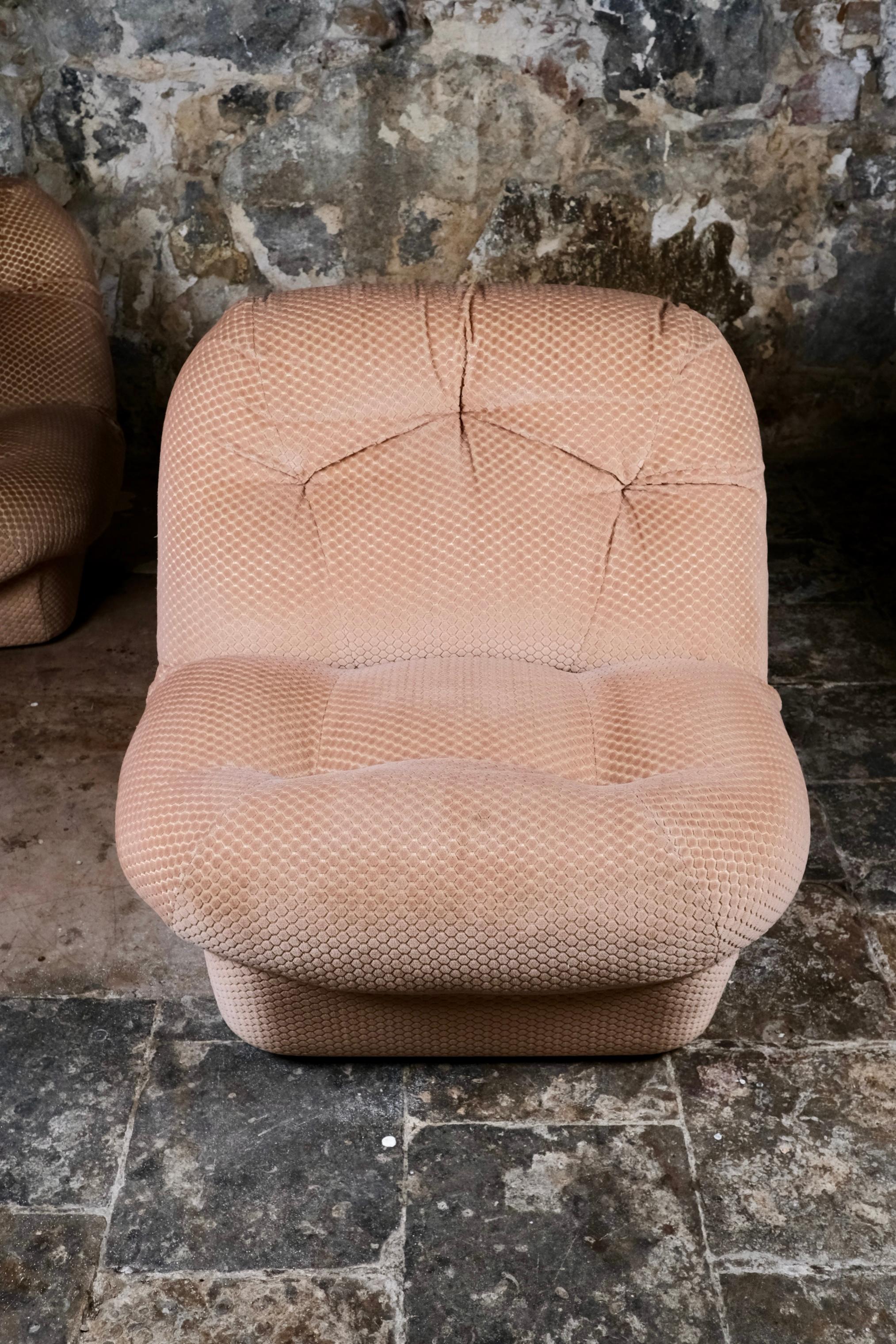 Paar große Sessel aus strukturiertem Samt aus Frankreich, 1970 (Space Age) im Angebot