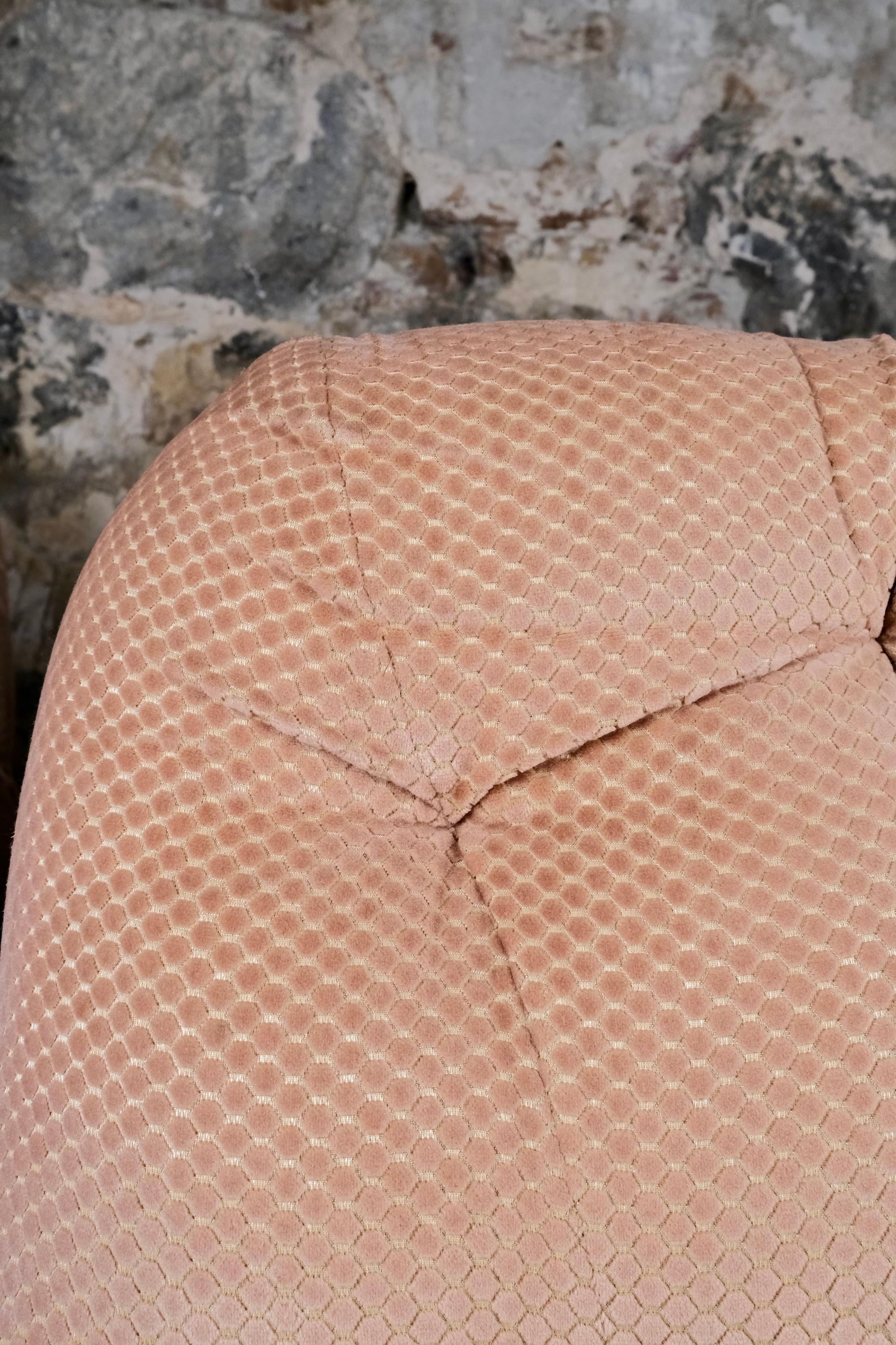 Paar große Sessel aus strukturiertem Samt aus Frankreich, 1970 (Französisch) im Angebot