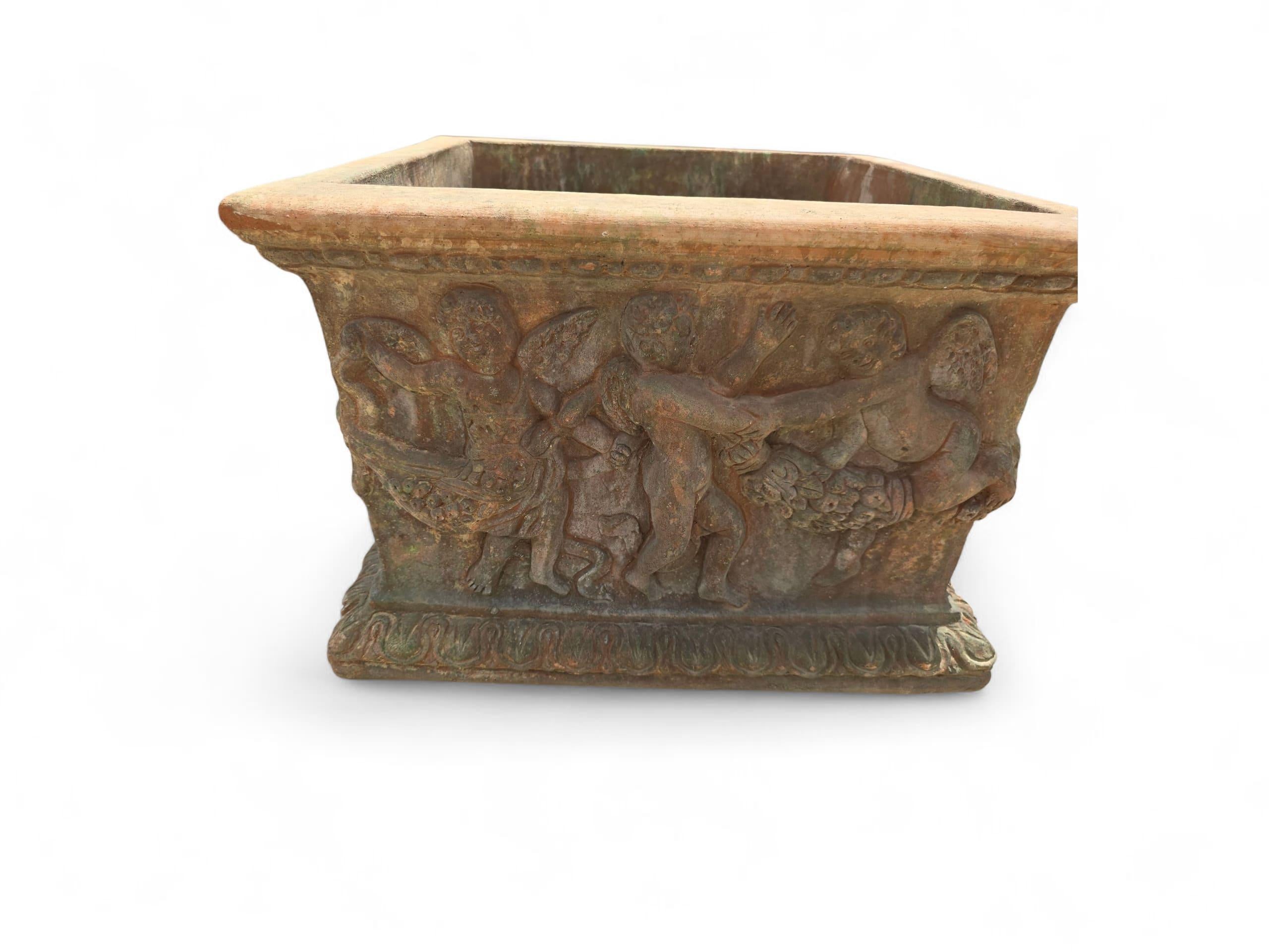 Pair of Large Tuscan Terracotta Planters with Cherub Reliefs In Good Condition For Sale In Madrid, ES