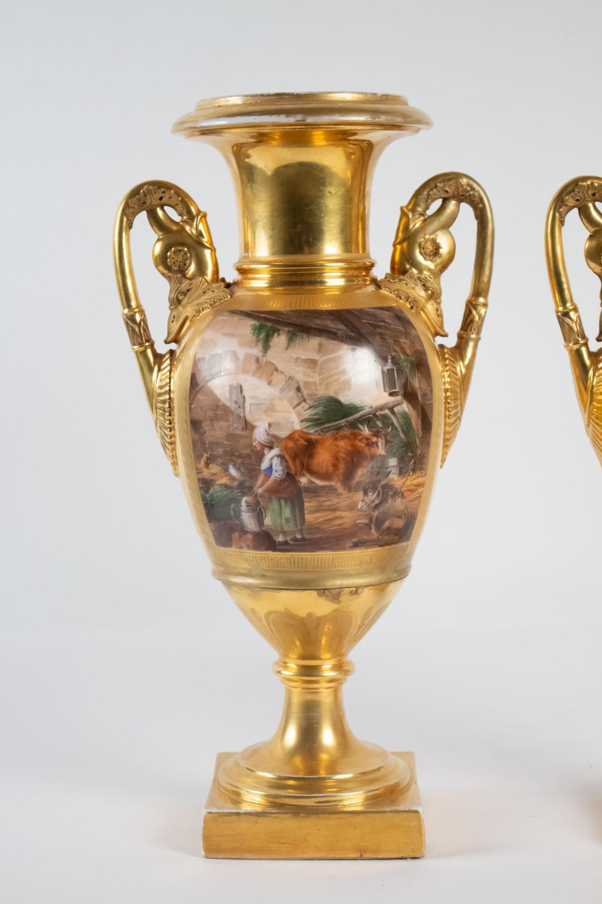 Pair of large vases, Empire Period
Porcelaine de Paris, pair of large spindle vases, gilded. Empire period.
Dimensions: 45 x 20 cm at the widest.