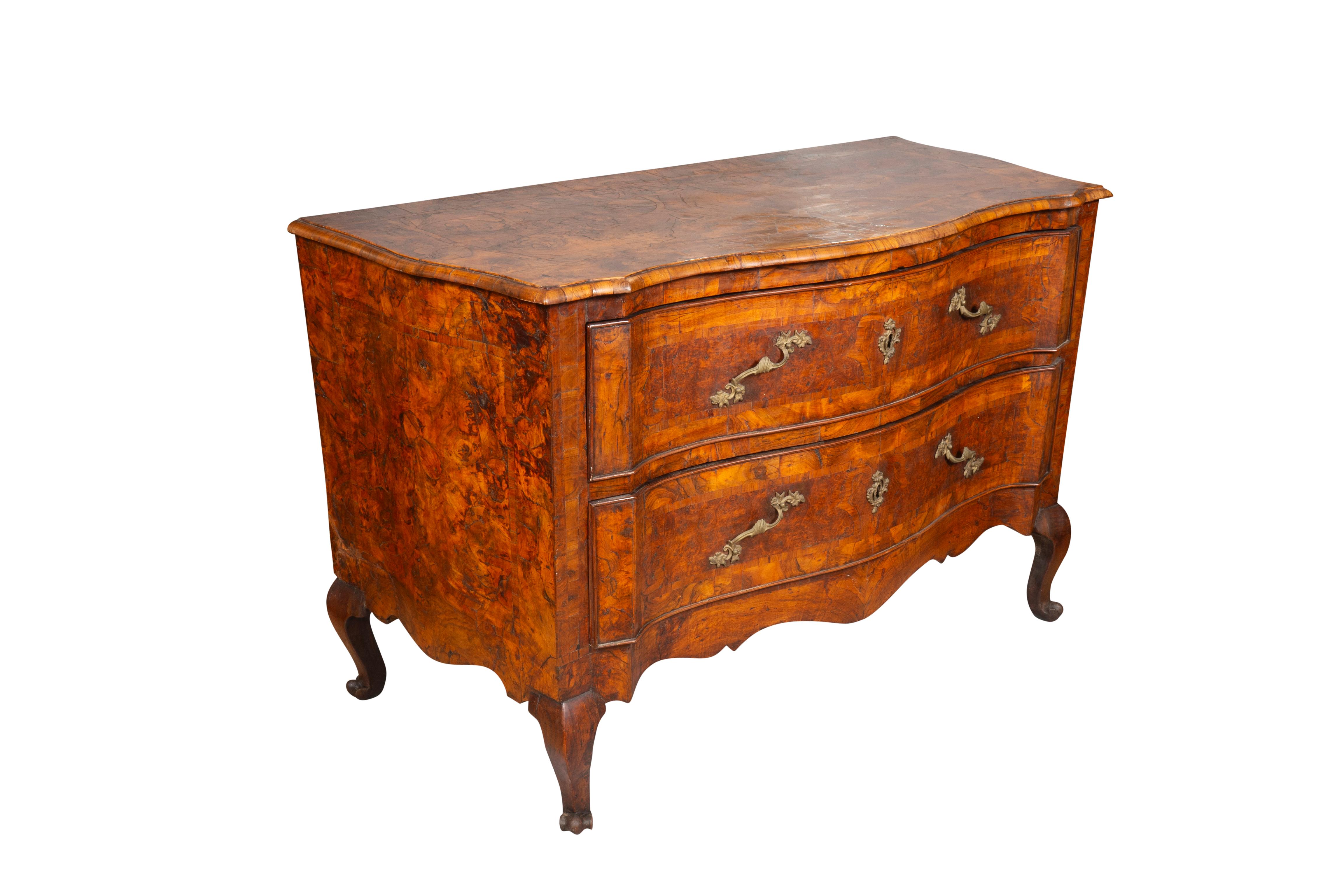 Mid-18th Century Pair Of Large Venetian Rococo Walnut Commodes For Sale