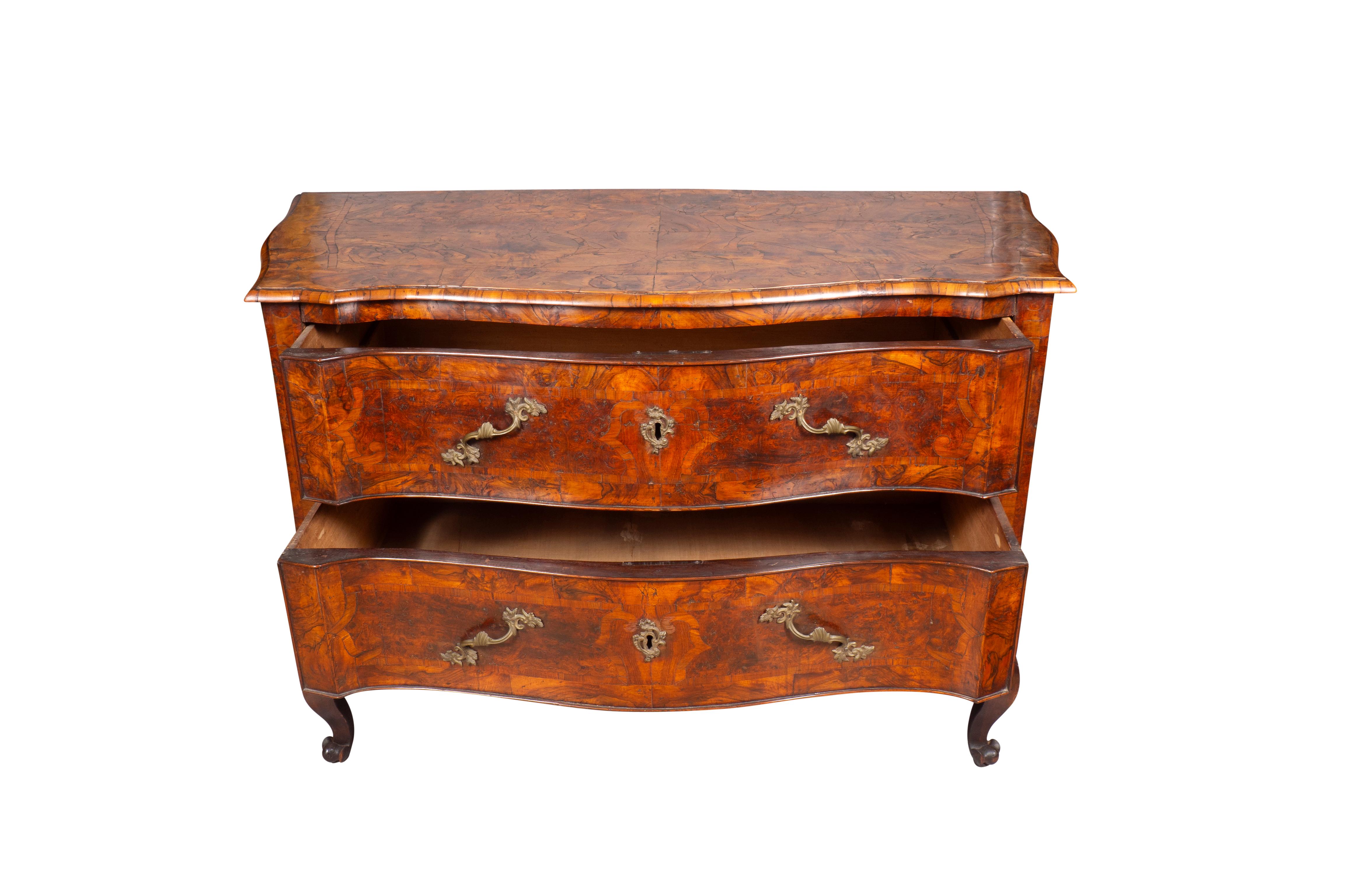 Pair Of Large Venetian Rococo Walnut Commodes For Sale 2