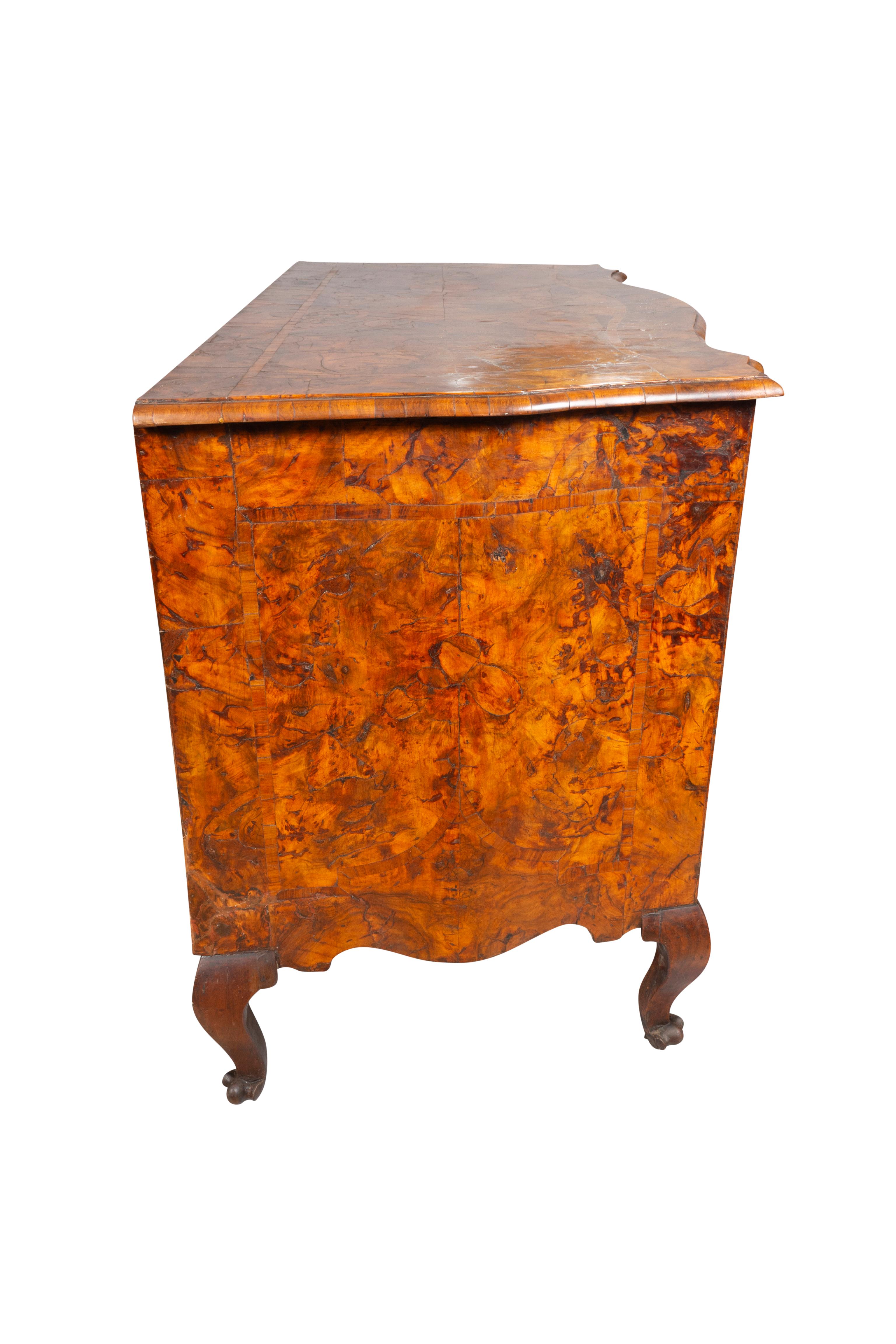 Pair Of Large Venetian Rococo Walnut Commodes For Sale 3