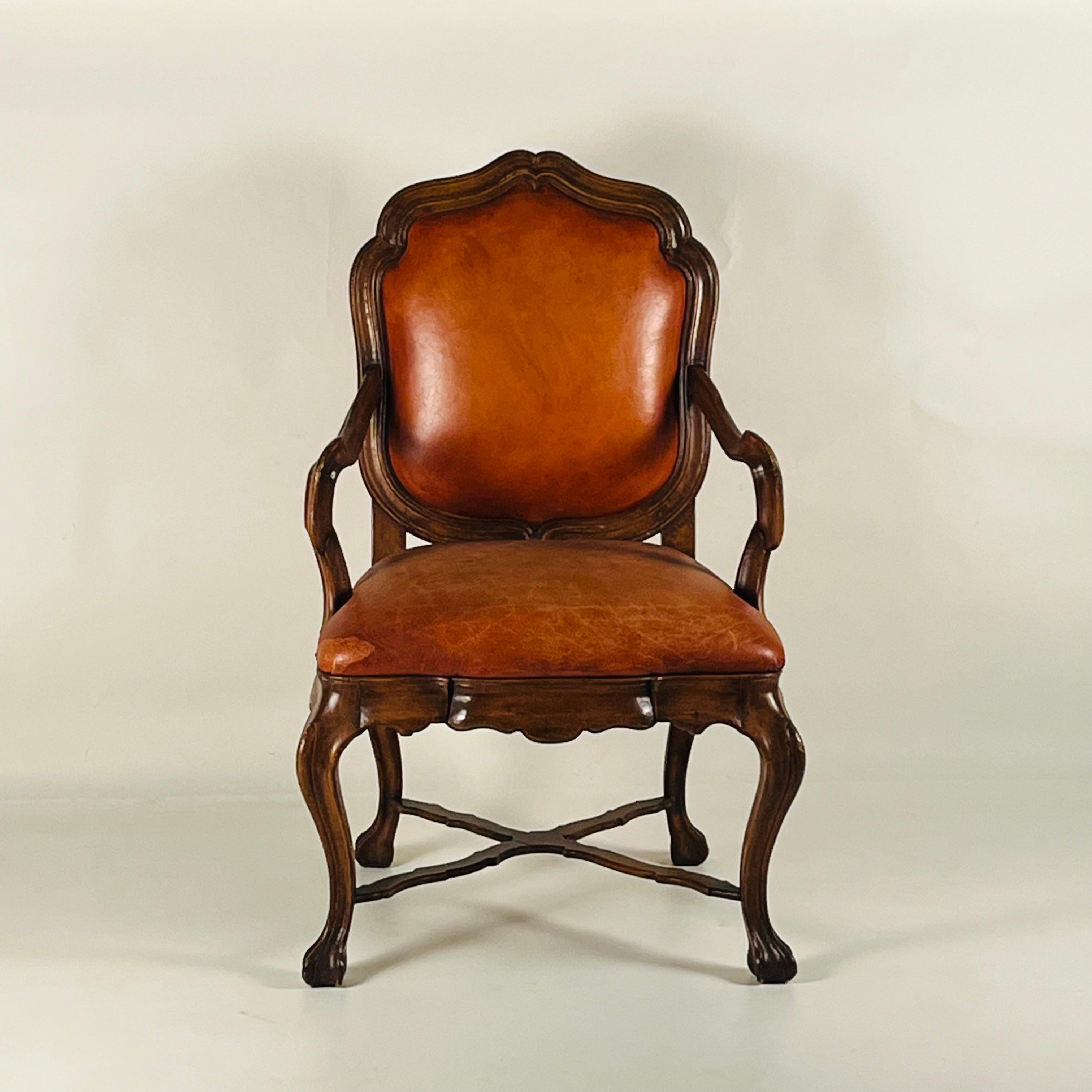 Paire de grands fauteuils en noyer vénitien par Therien Studio Workshops en vente 4