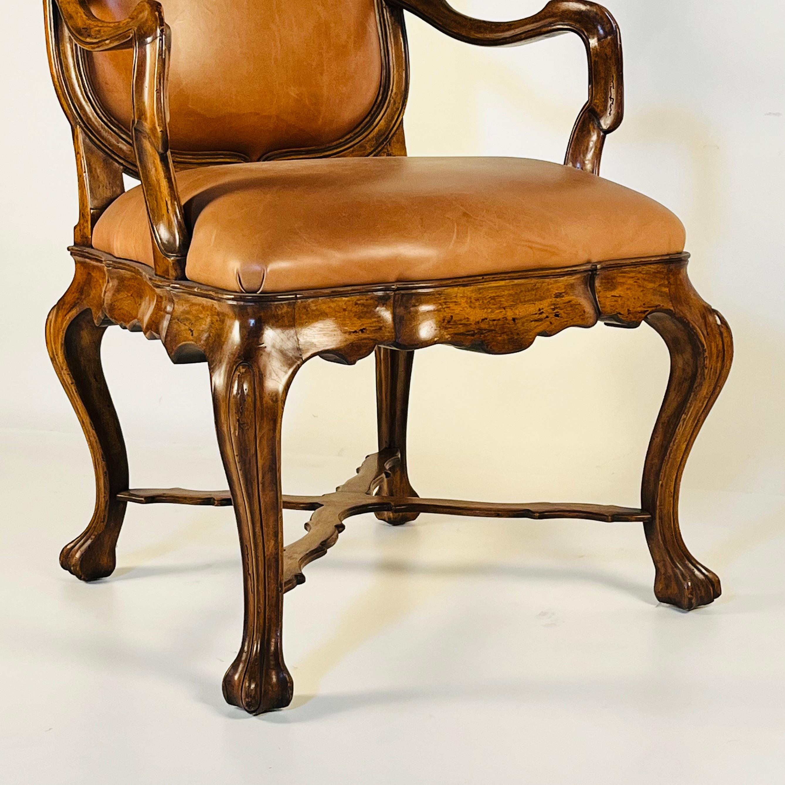 Paire de grands fauteuils en noyer vénitien par Therien Studio Workshops en vente 1