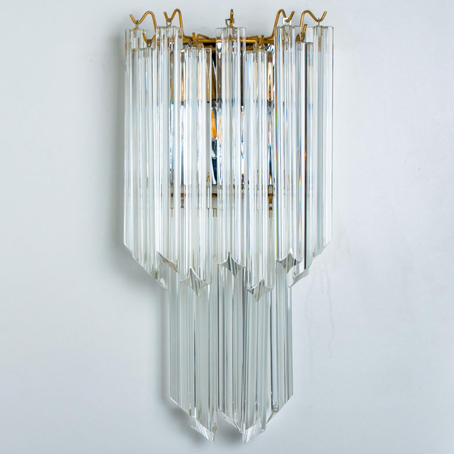 Mid-Century Modern Pair of Large Venini Style Clear Gold Glass Sconces, 1970 For Sale