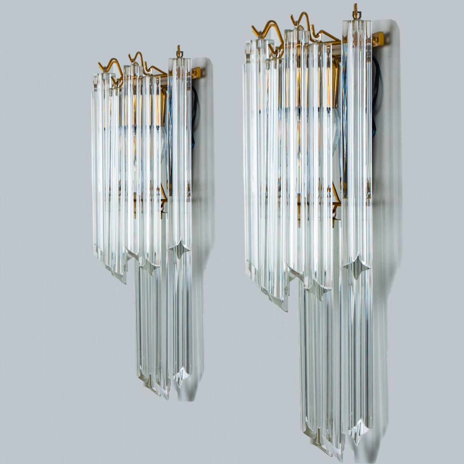 Mid-Century Modern Pair of Large Venini Style Clear Gold Glass Sconces, 1970 For Sale