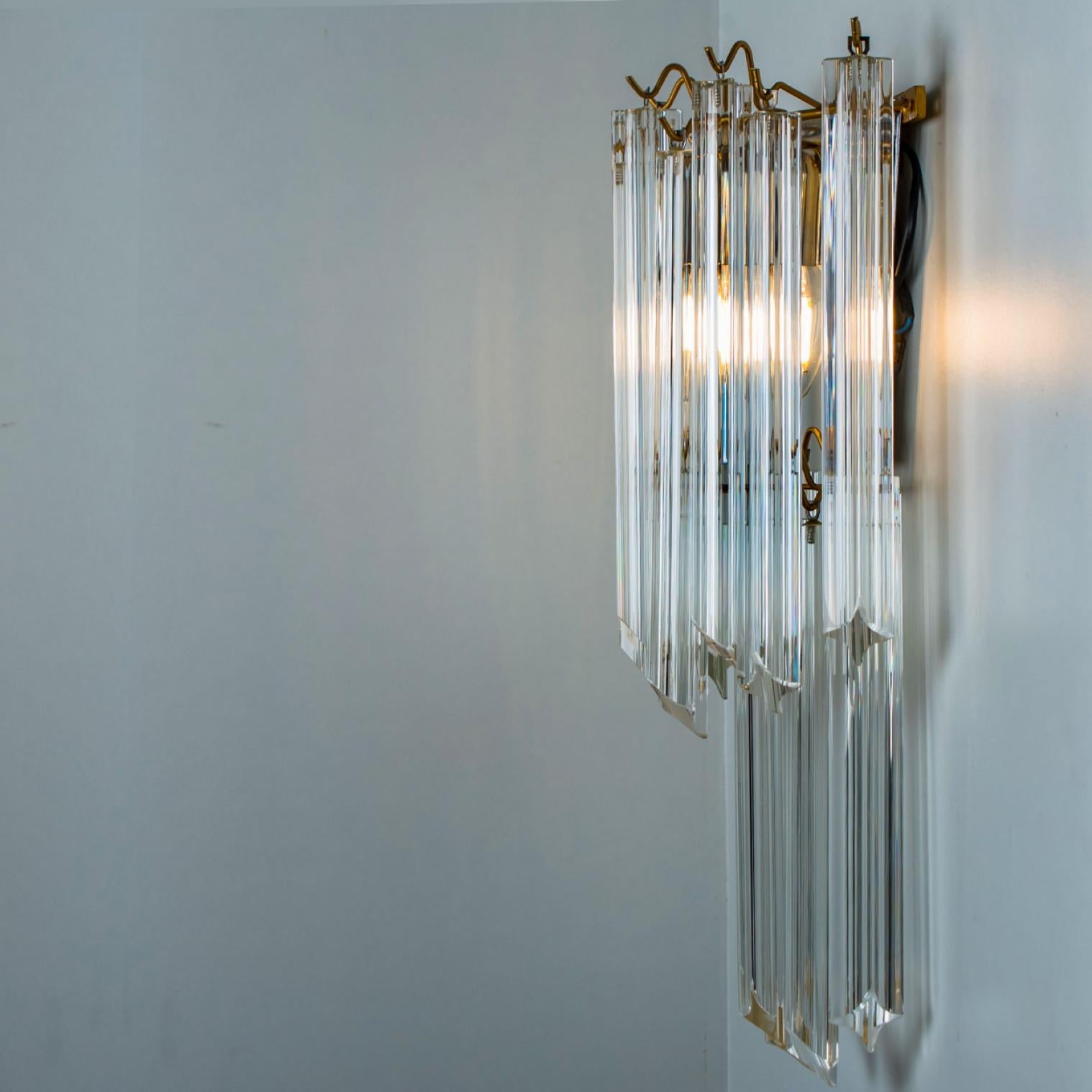 Pair of Large Venini Style Clear Gold Glass Sconces, 1970 In Good Condition For Sale In Rijssen, NL