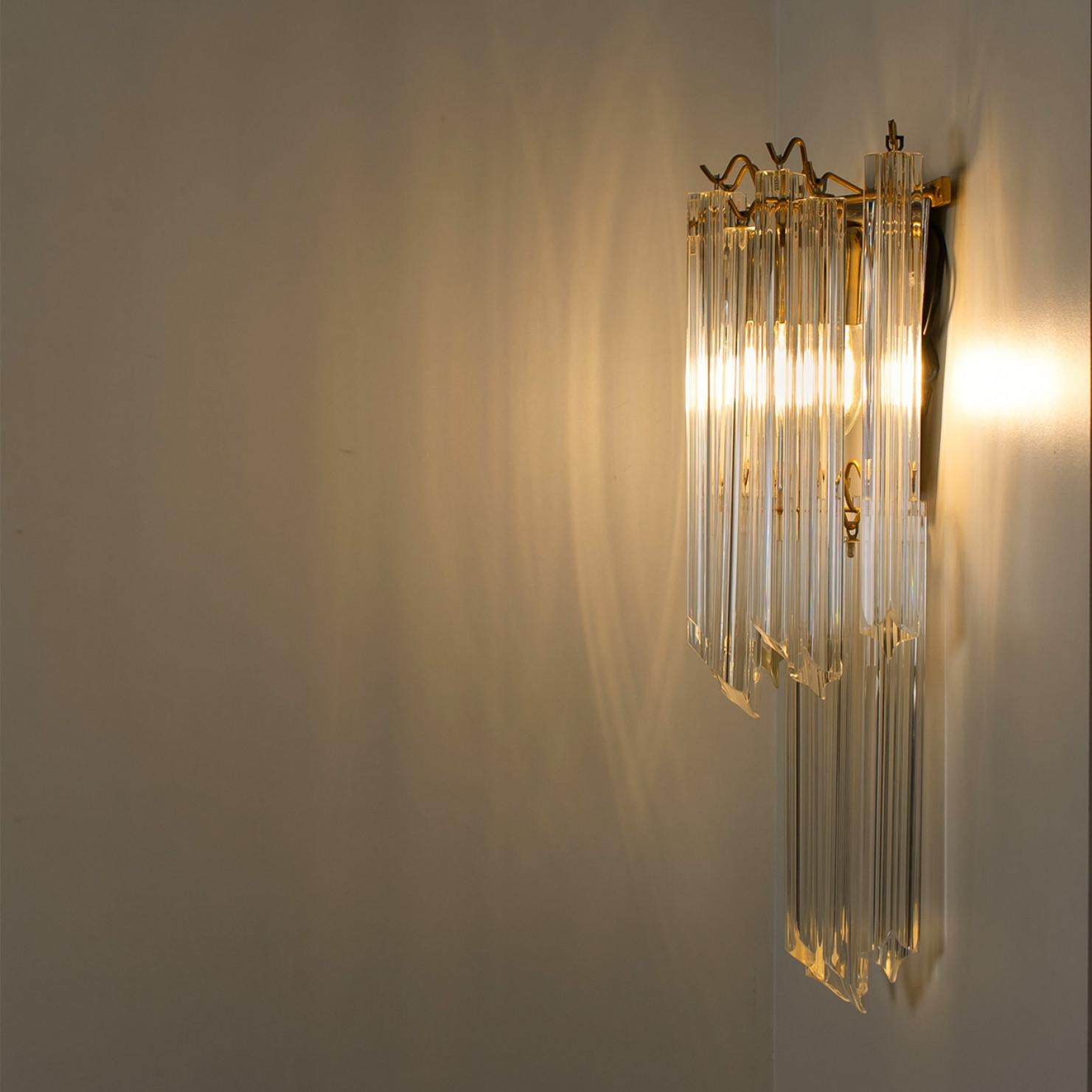 20th Century Pair of Large Venini Style Clear Gold Glass Sconces, 1970 For Sale